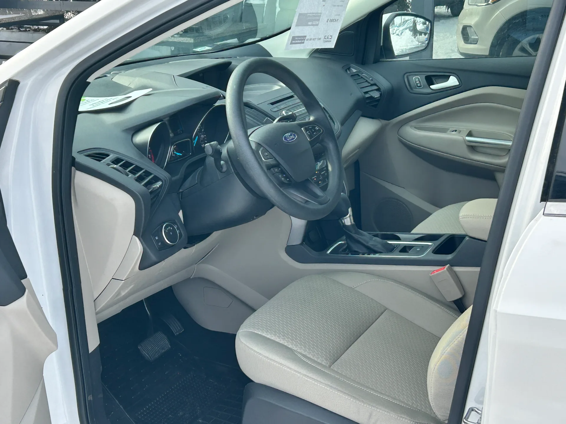 Ford Escape — фото 5