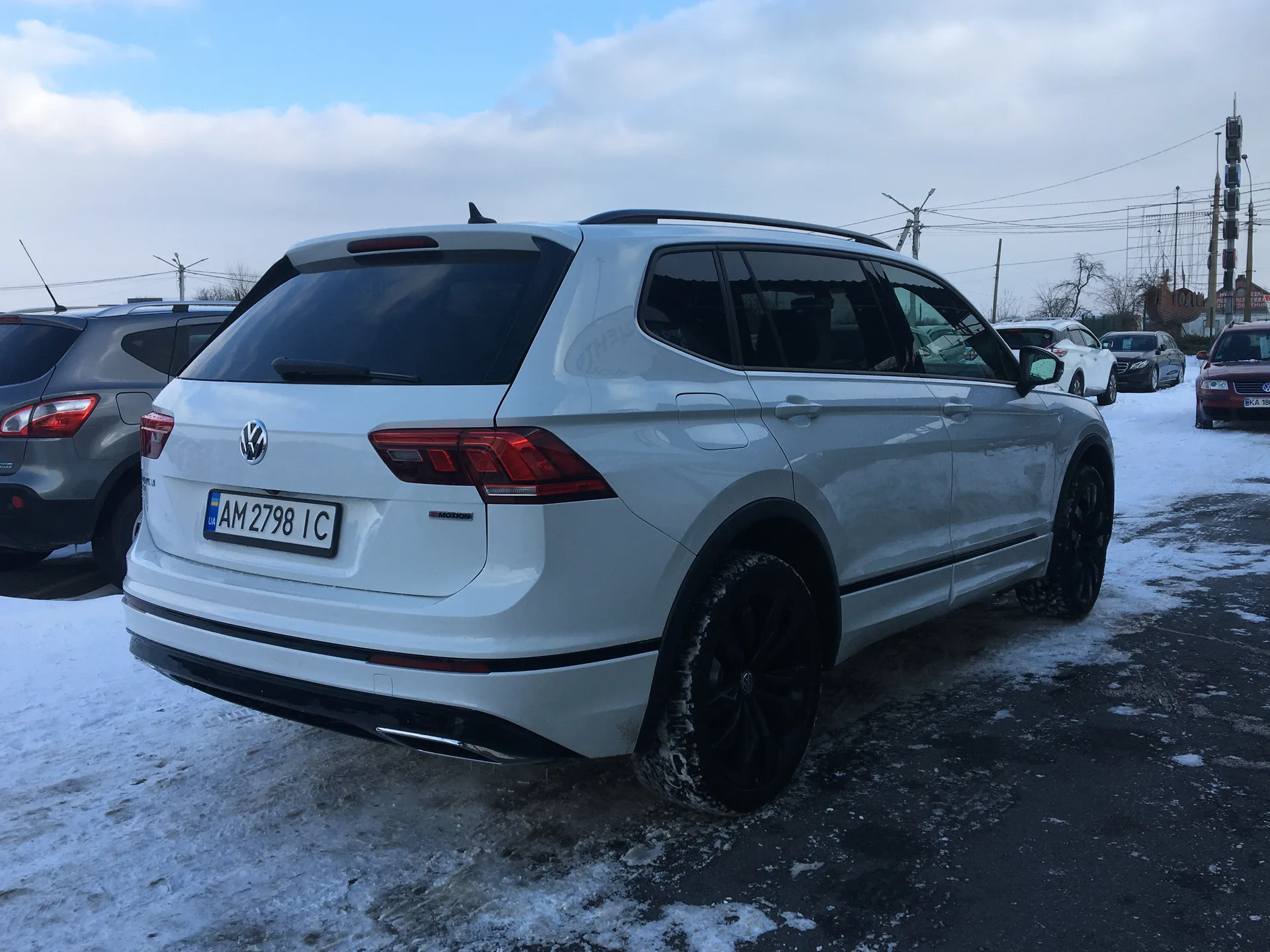 Volkswagen Tiguan — фото 4