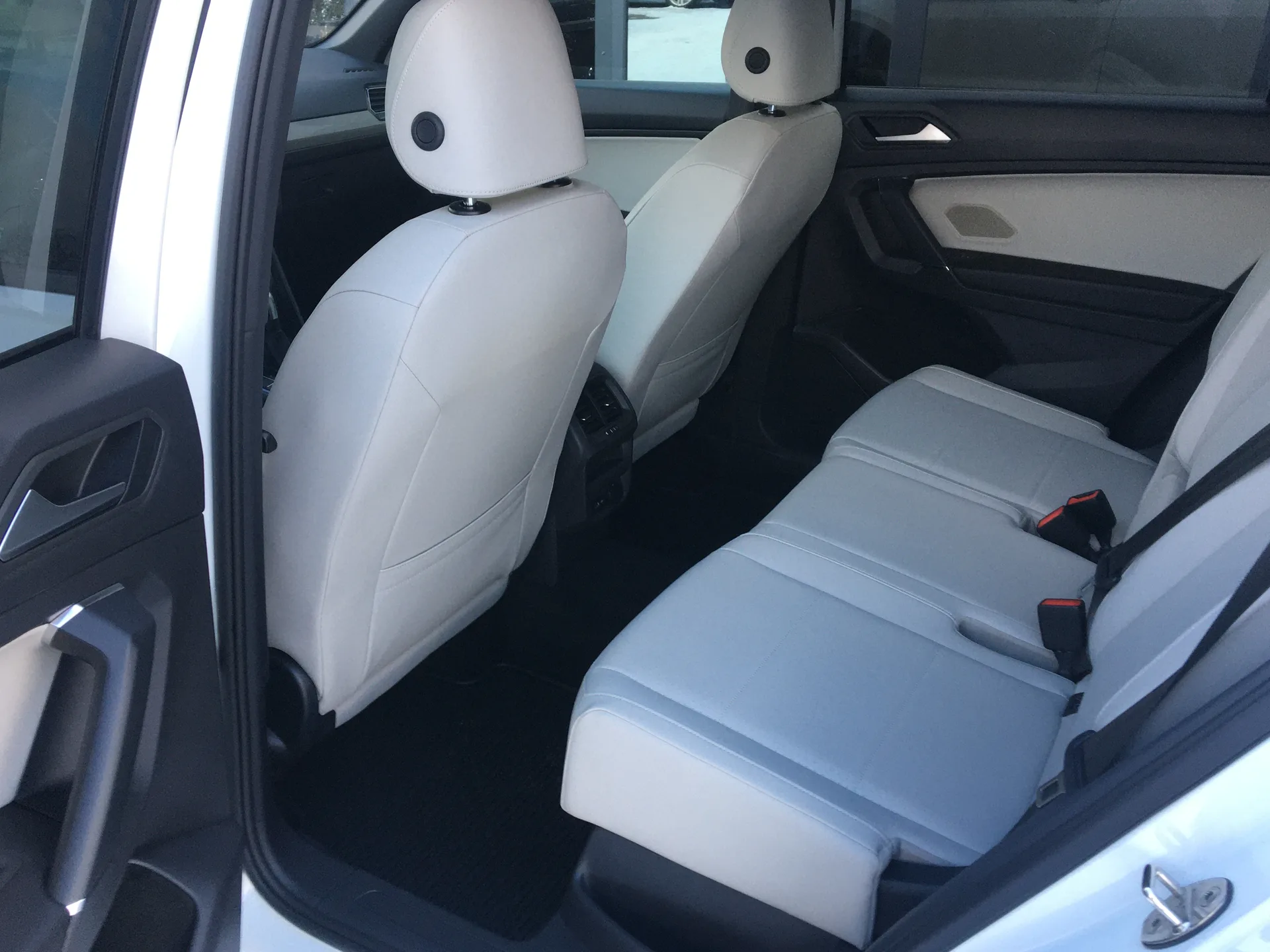 Volkswagen Tiguan — фото 6