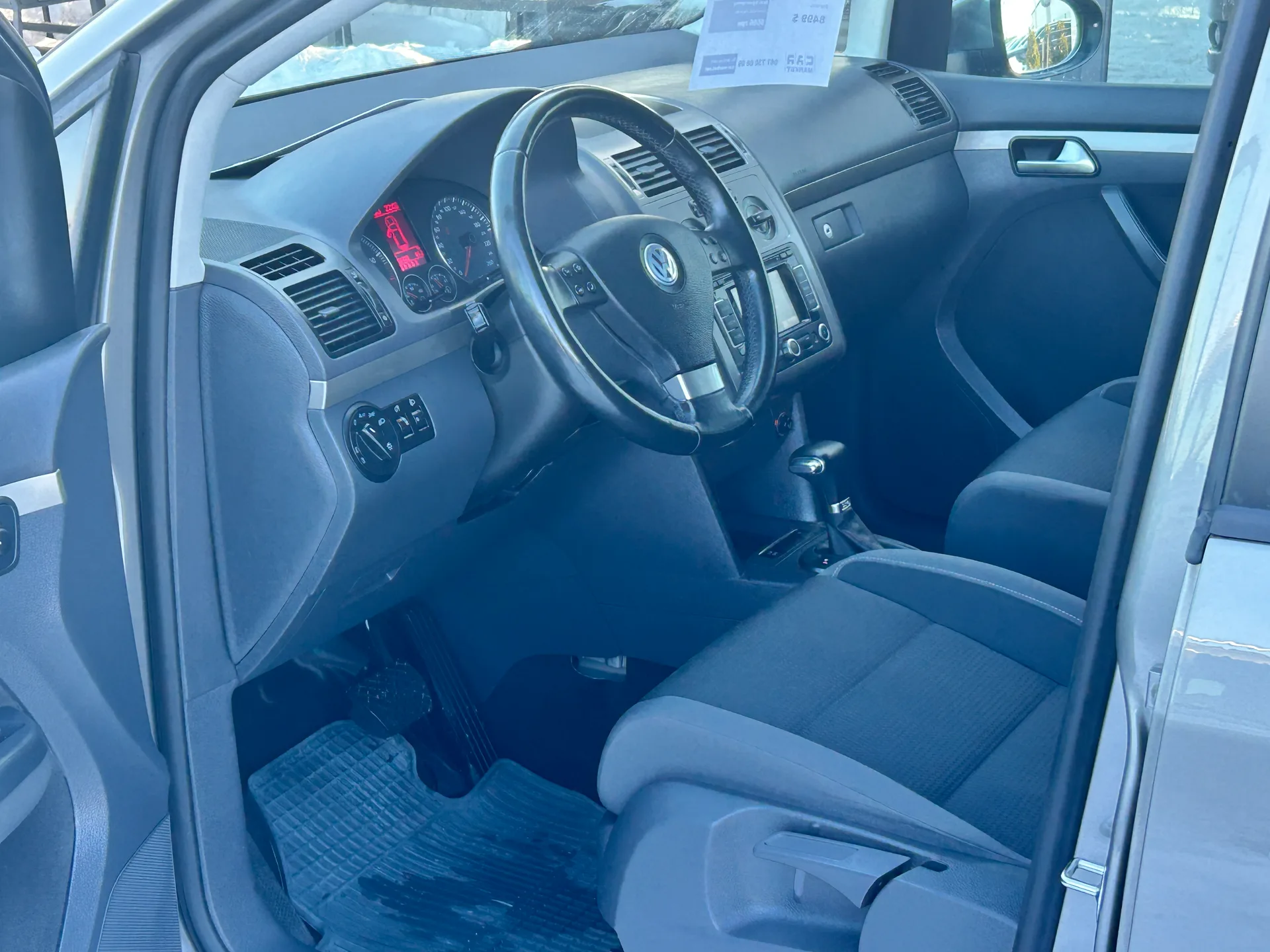 Volkswagen Touran — фото 5