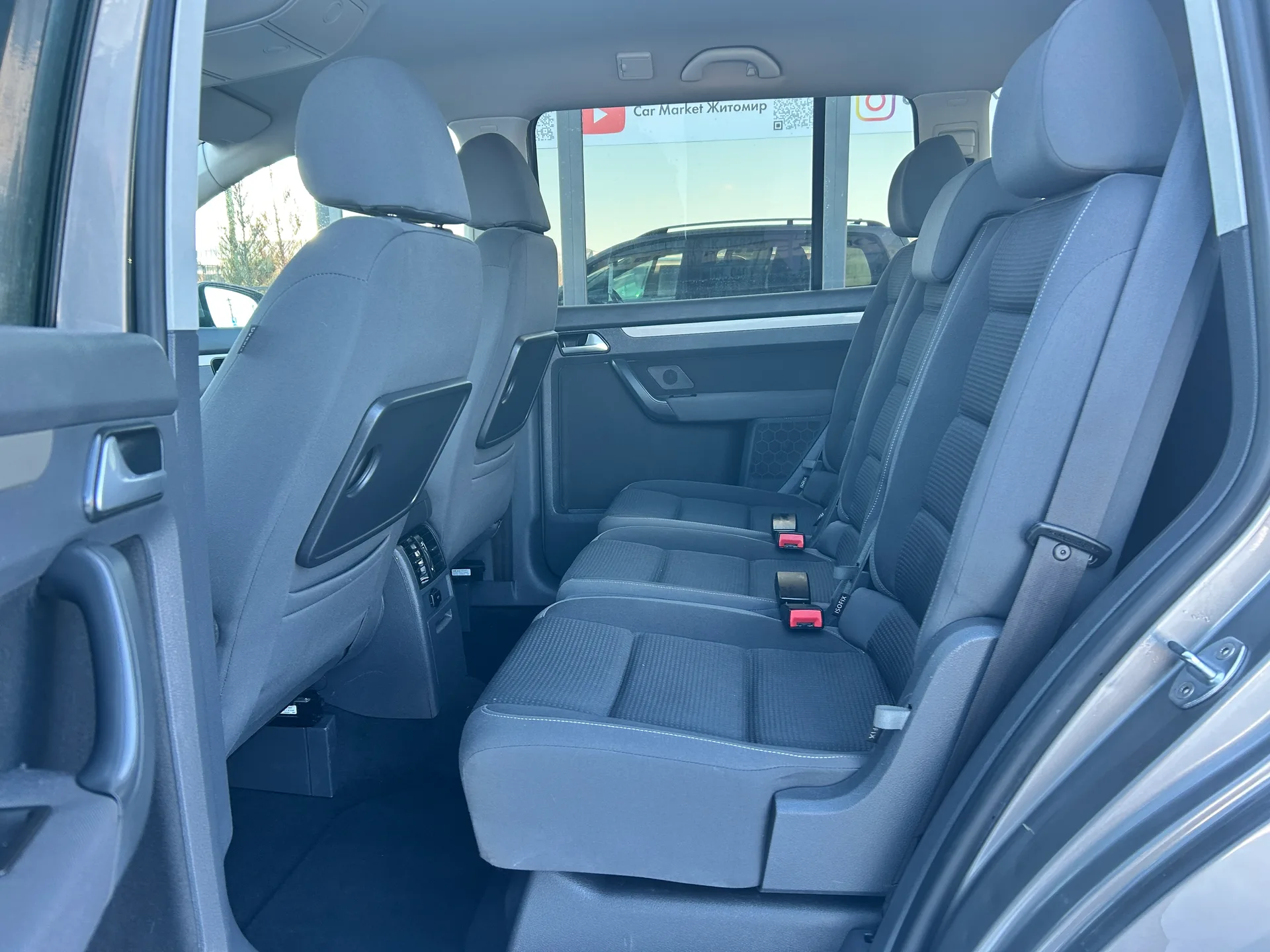 Volkswagen Touran — фото 7