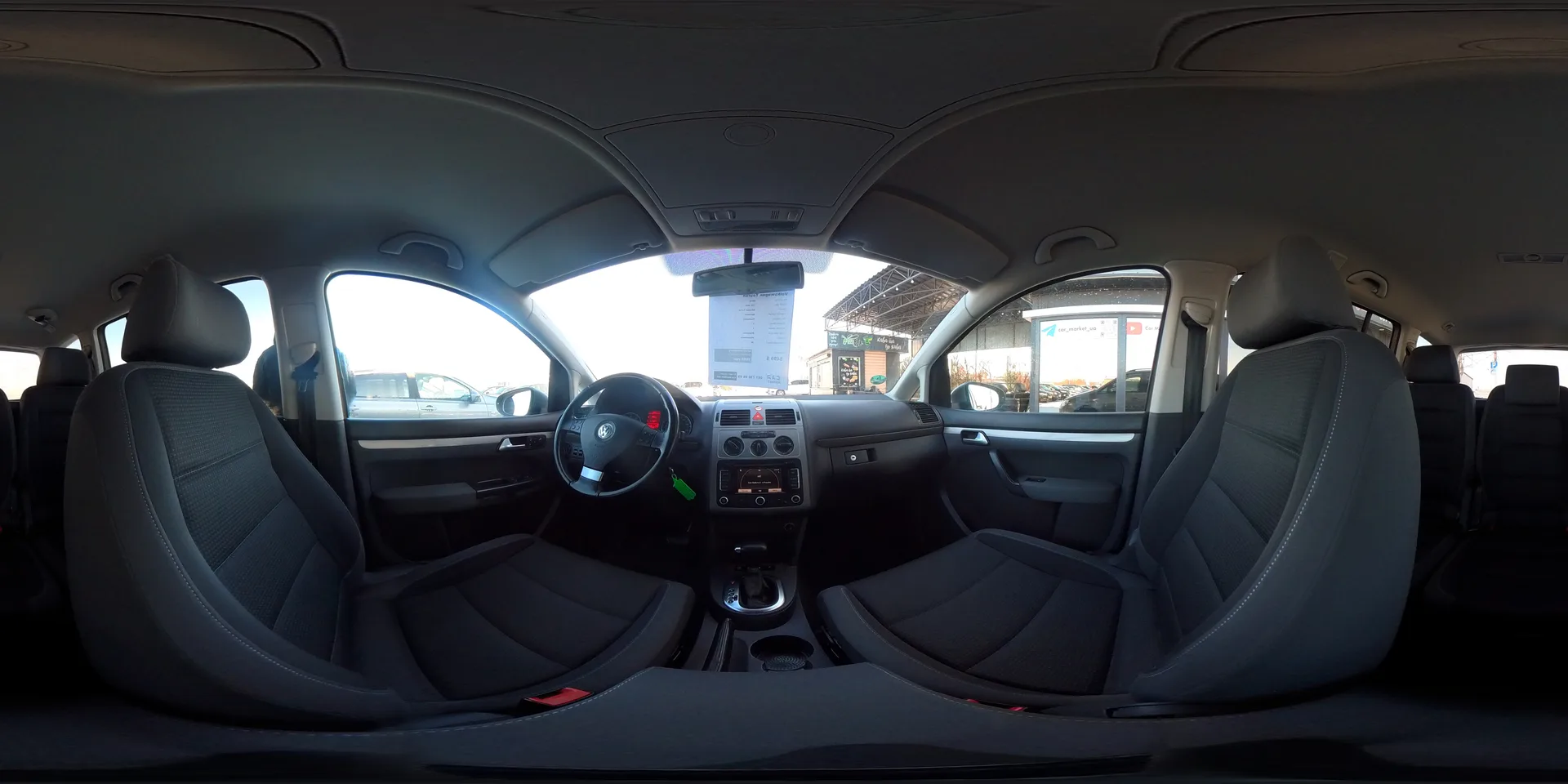 Volkswagen Touran — 360°