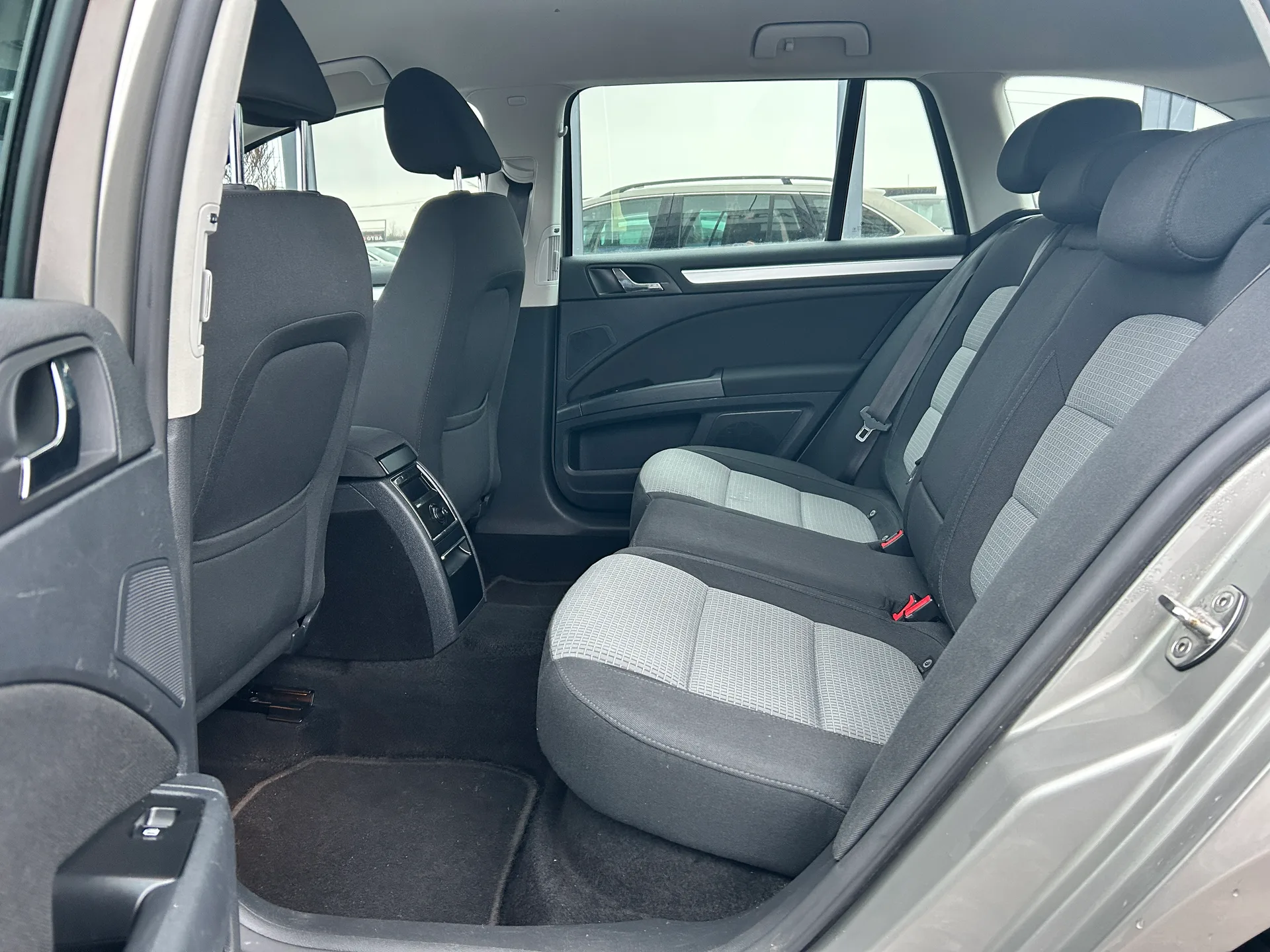 Skoda Superb — фото 8