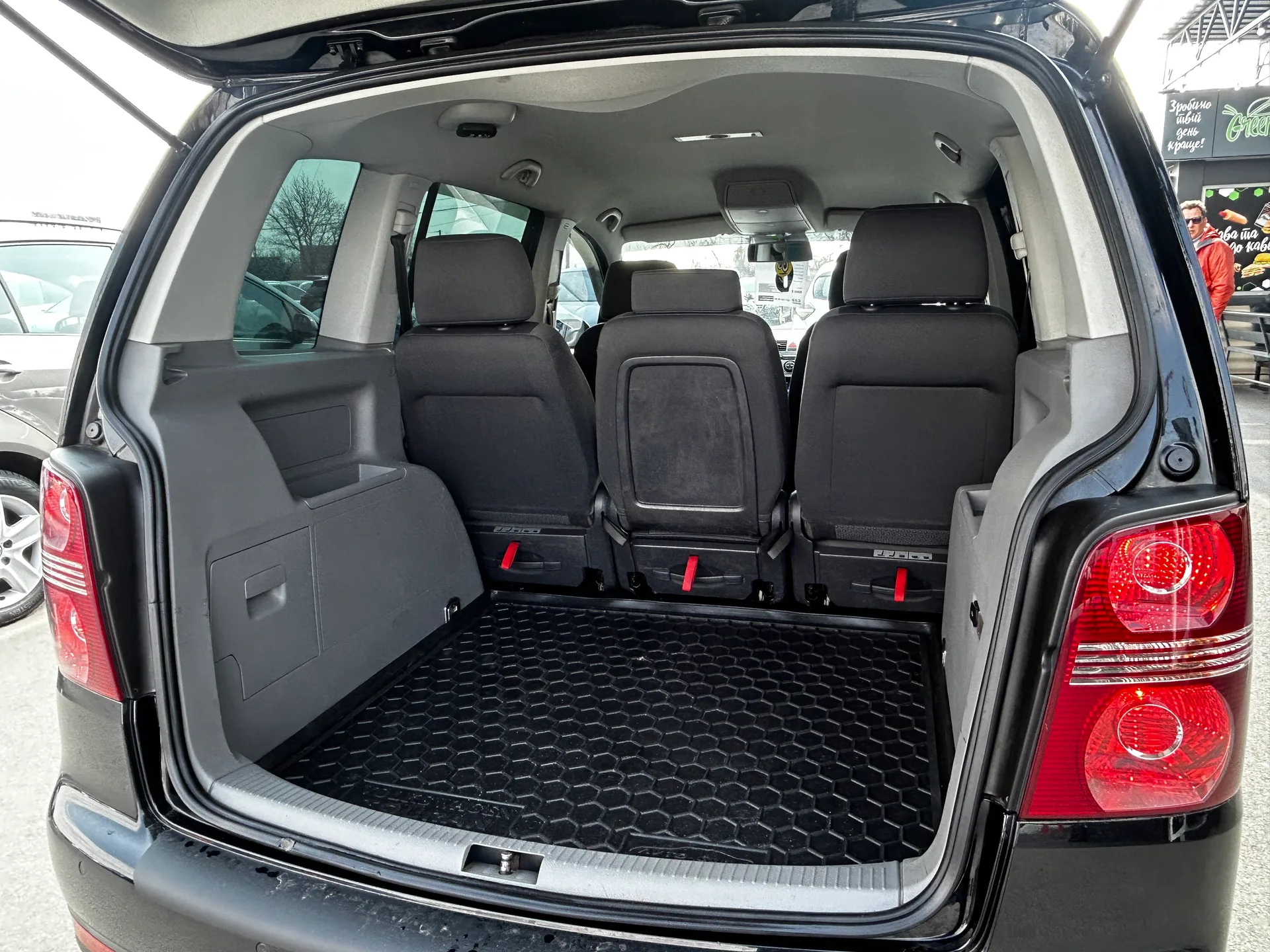 Volkswagen Touran — фото 8