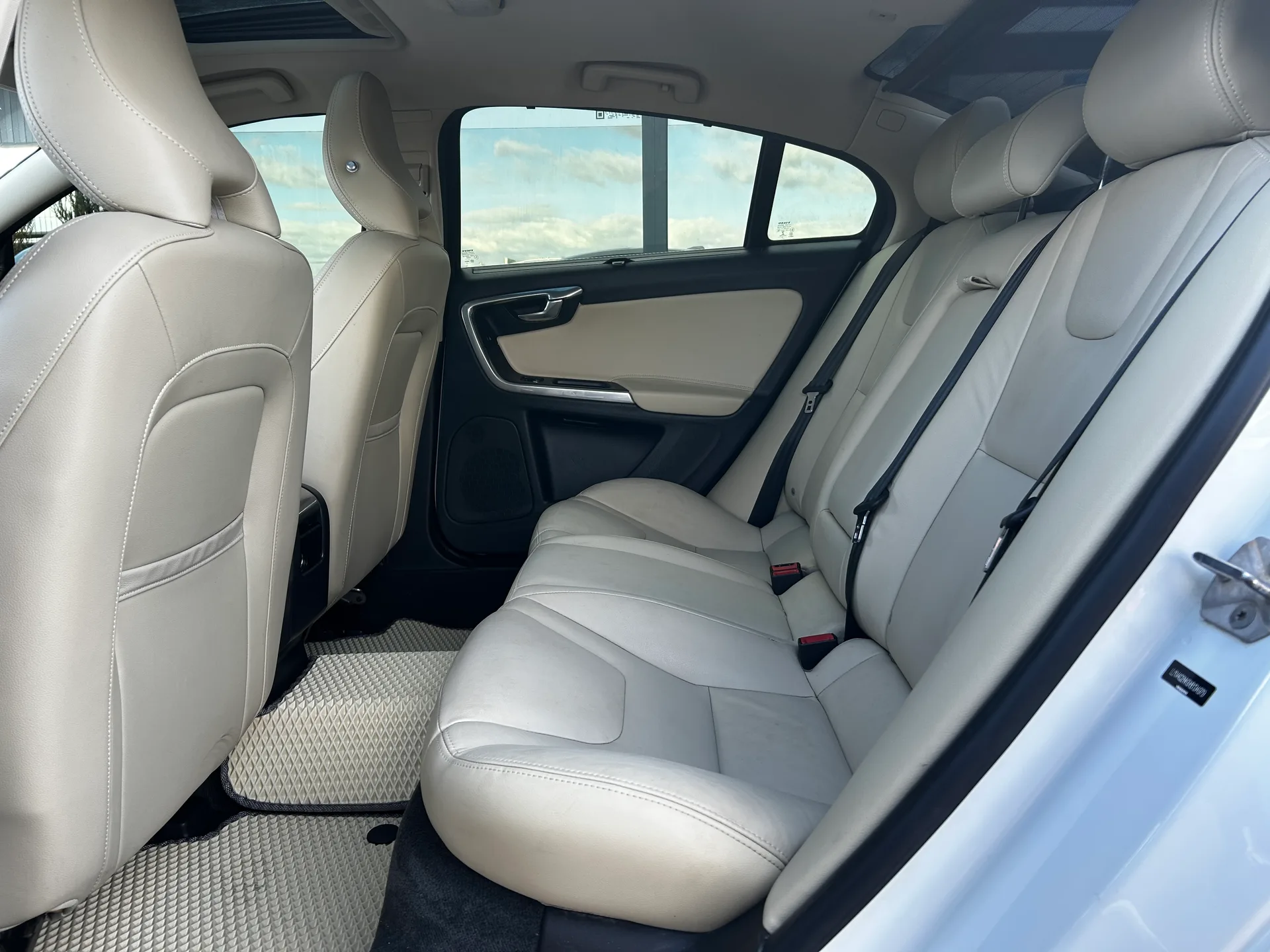 Volvo S60 — фото 6