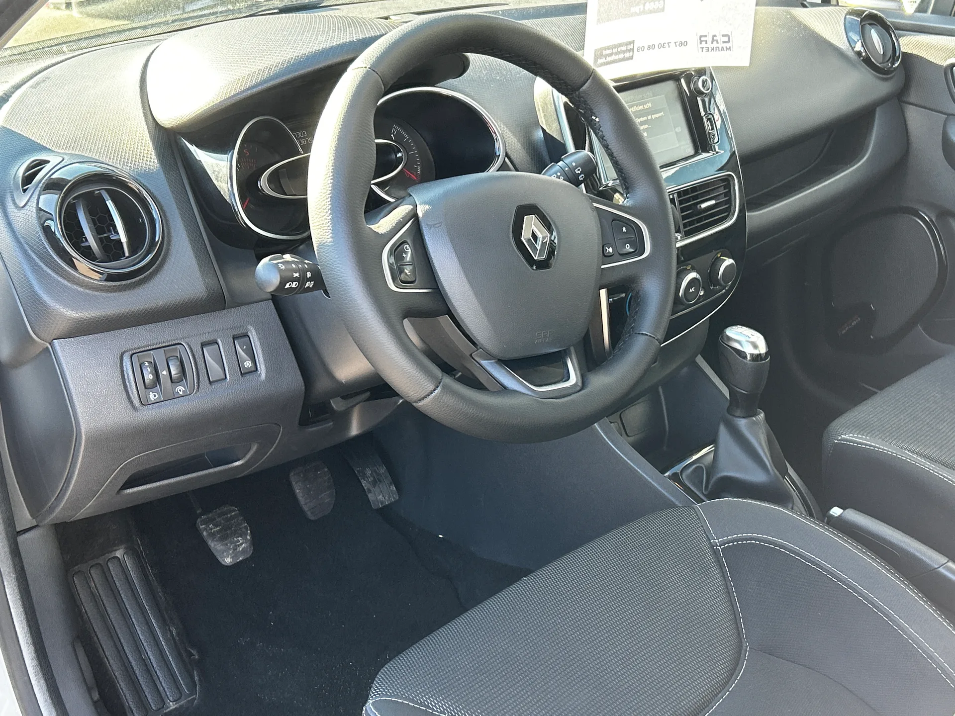 Renault Clio — фото 5