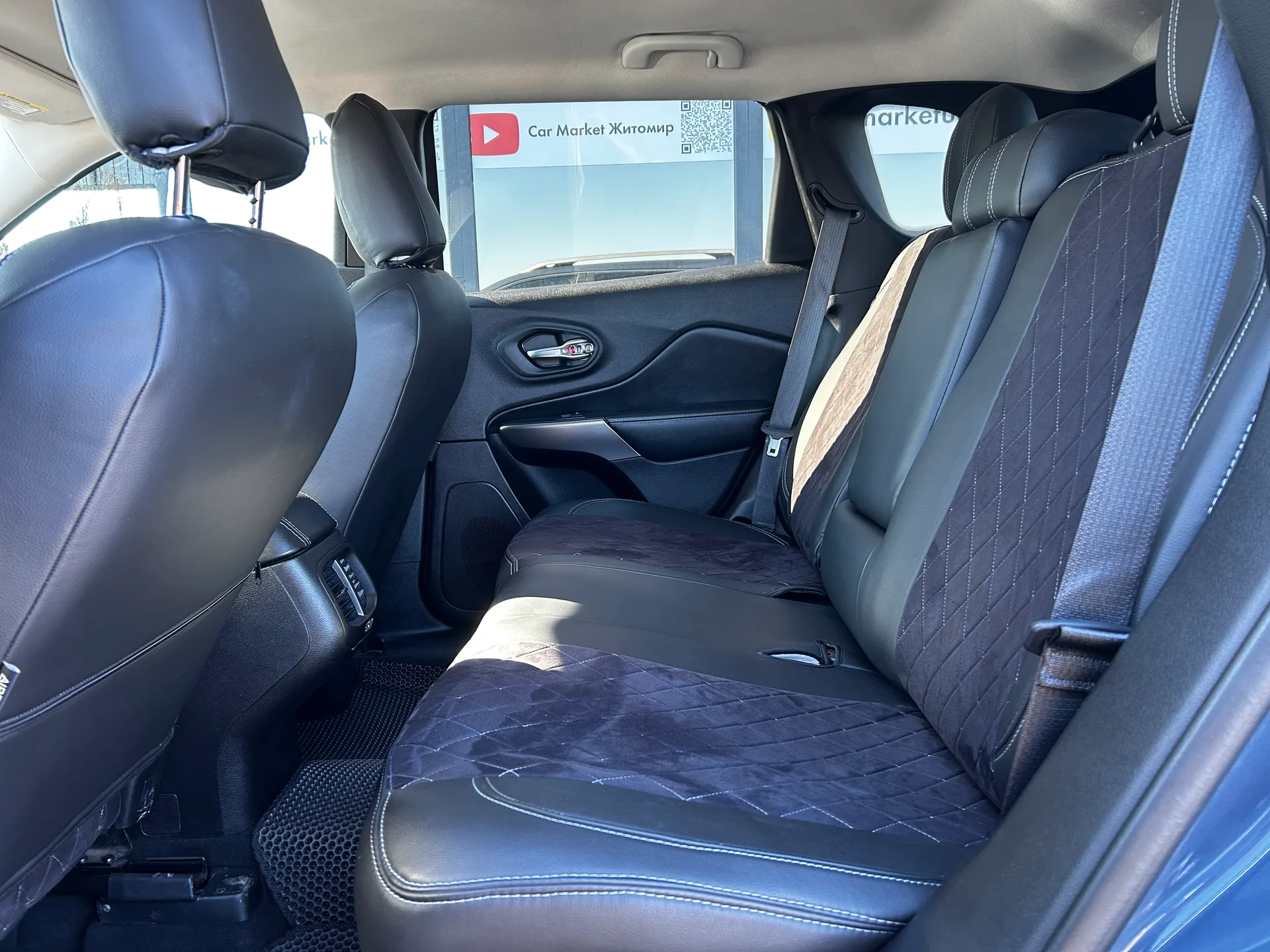 Jeep Cherokee — фото 7