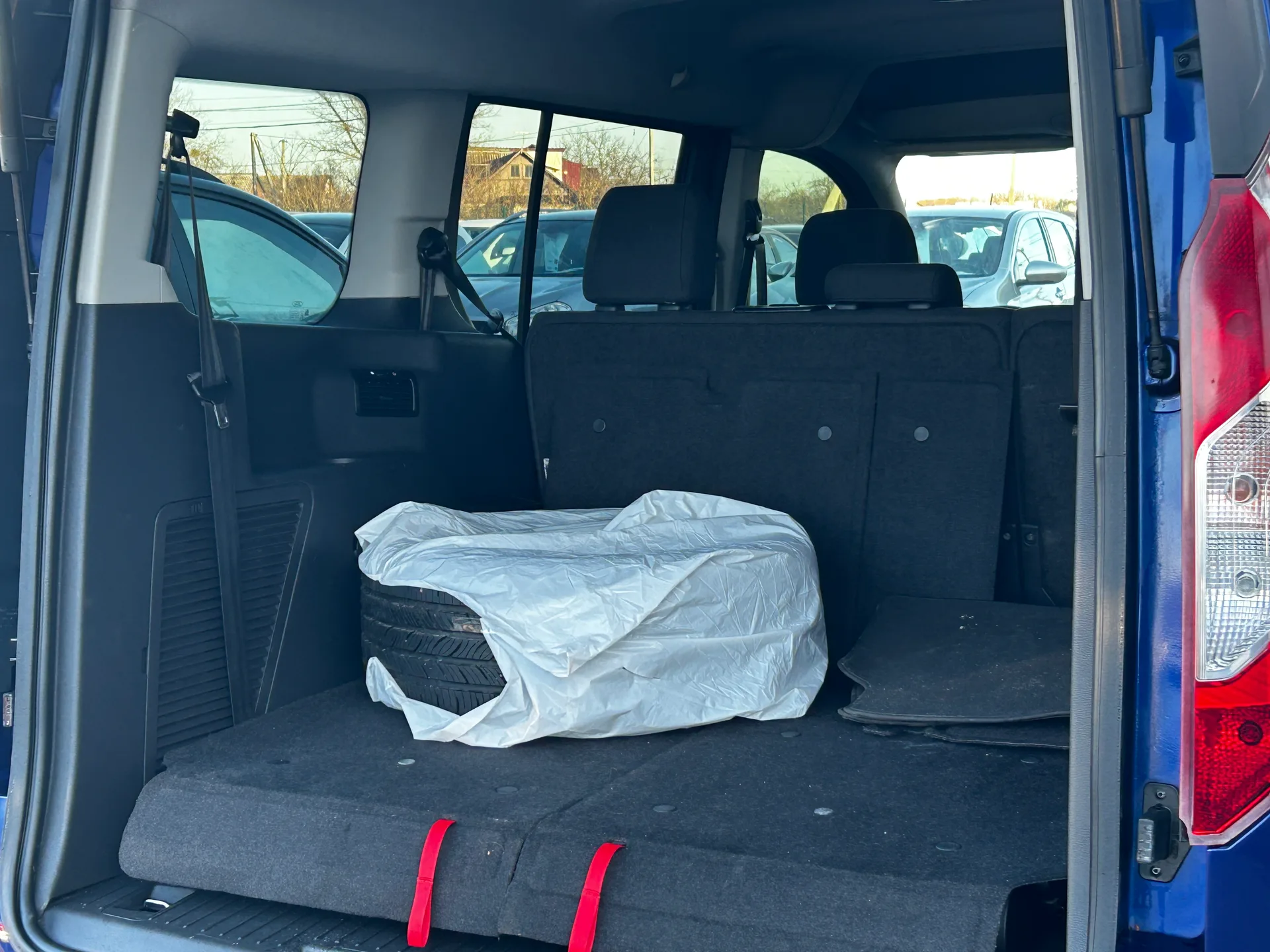 Ford Transit Connect — фото 8