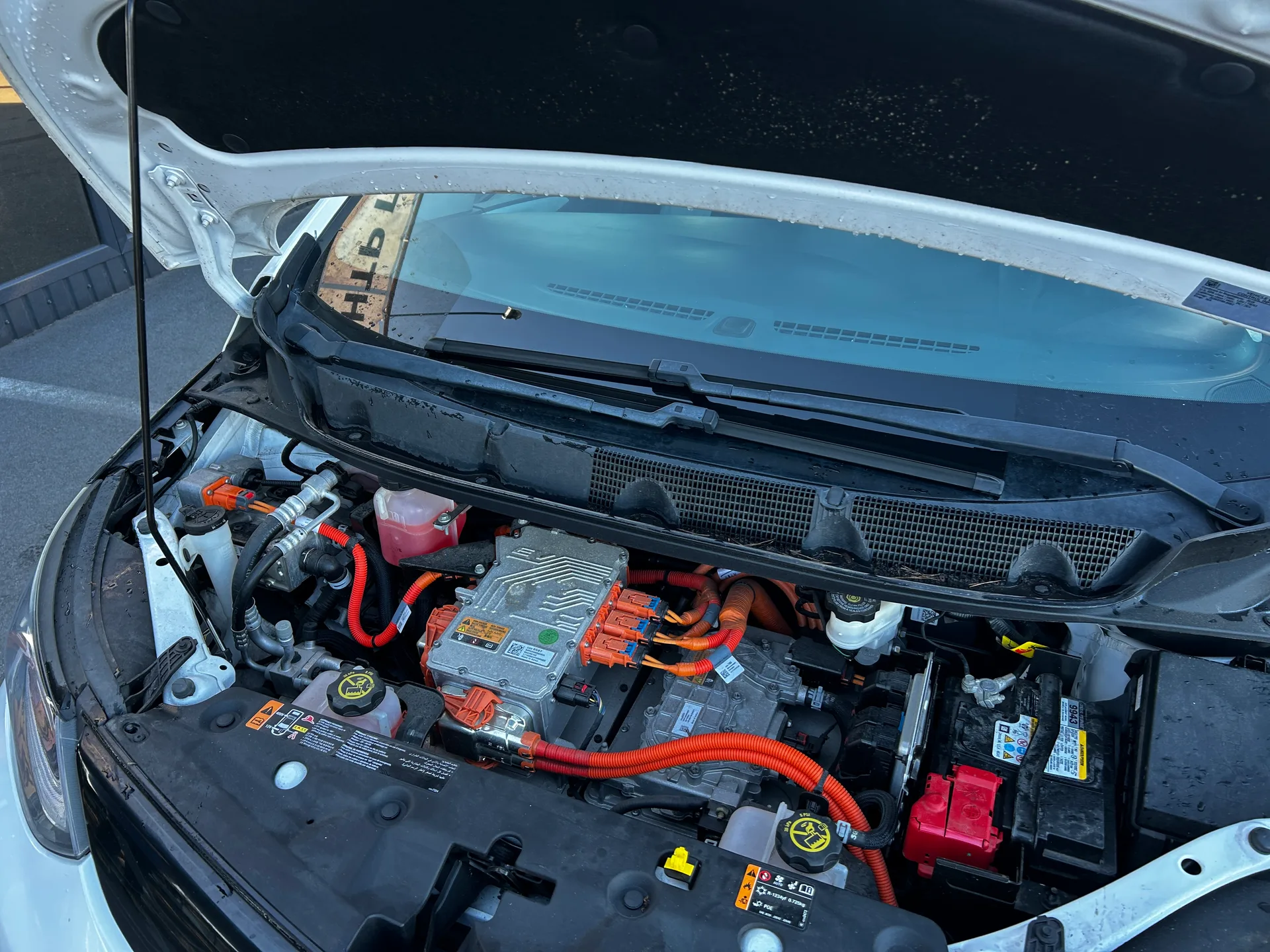 Chevrolet Bolt EV — фото 9