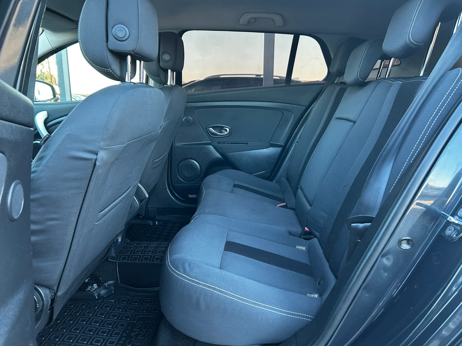 Renault Megane — фото 7