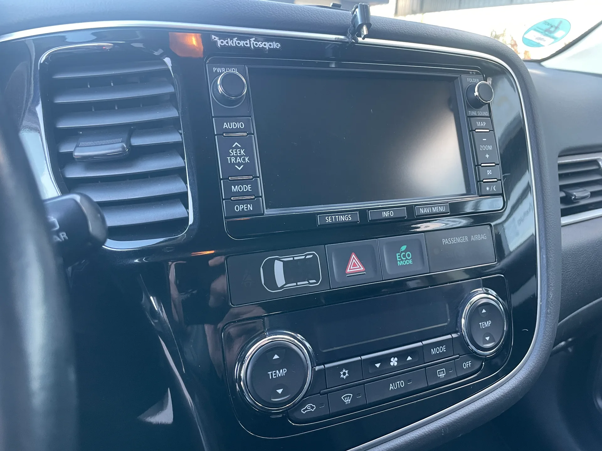 Mitsubishi Outlander — фото 11