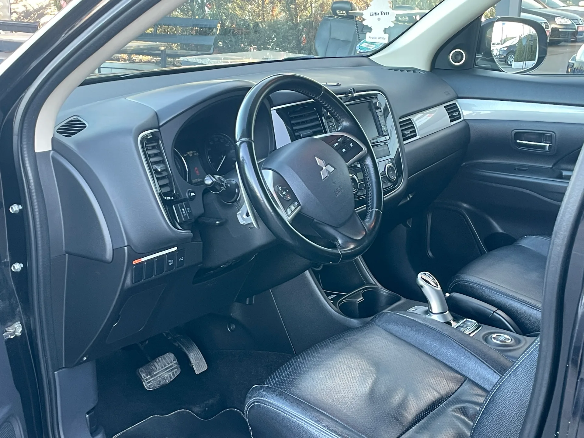 Mitsubishi Outlander — фото 13