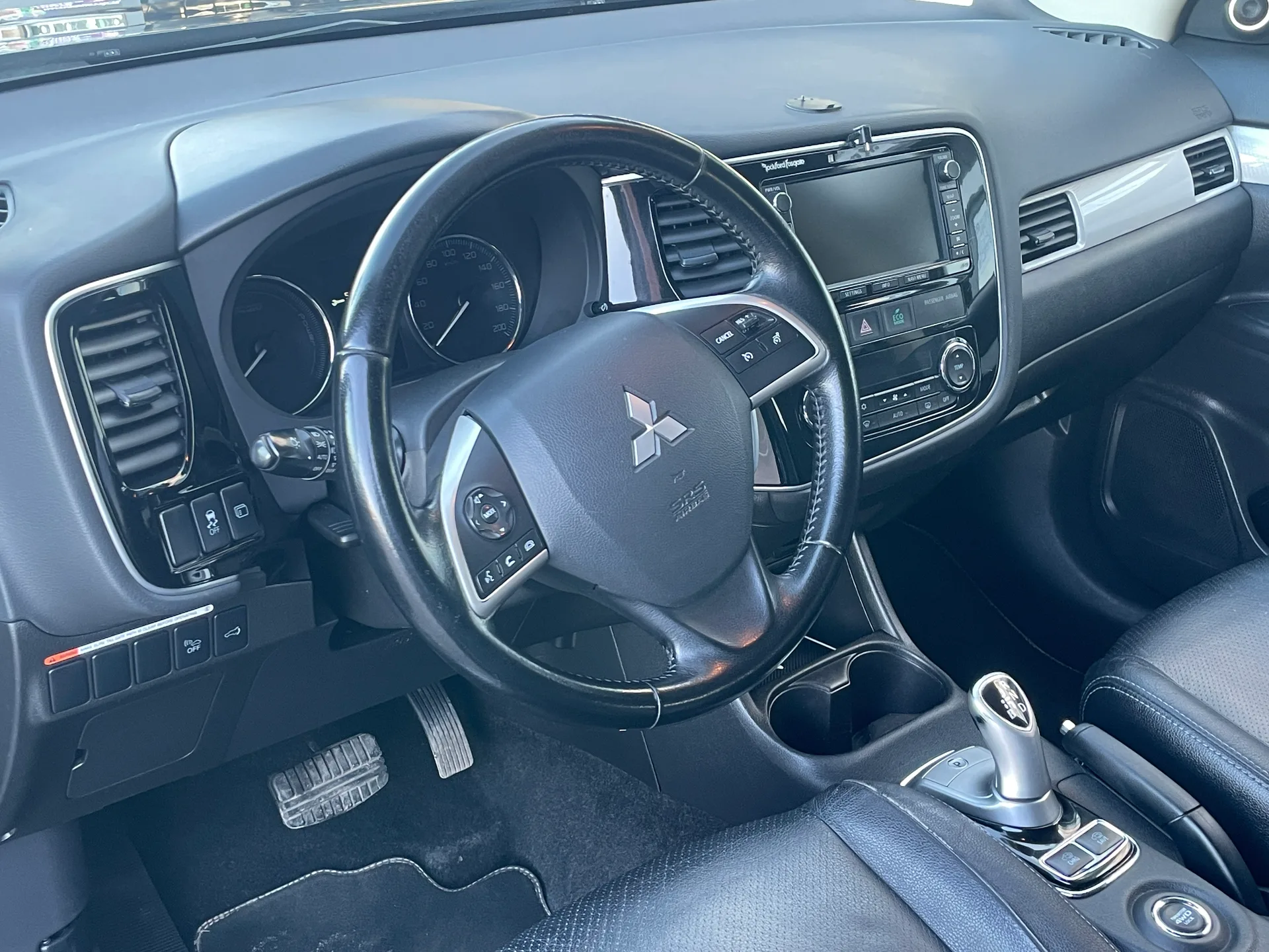 Mitsubishi Outlander — фото 15
