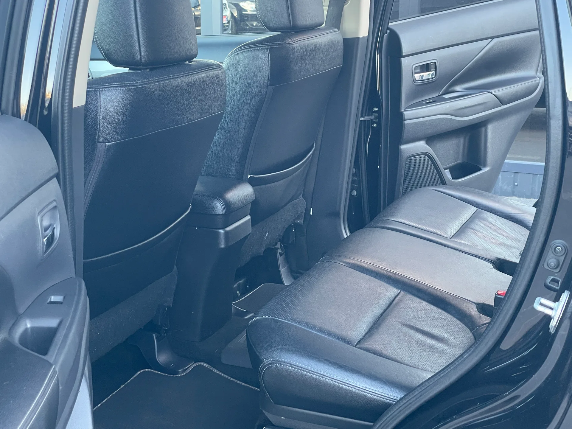 Mitsubishi Outlander — фото 17