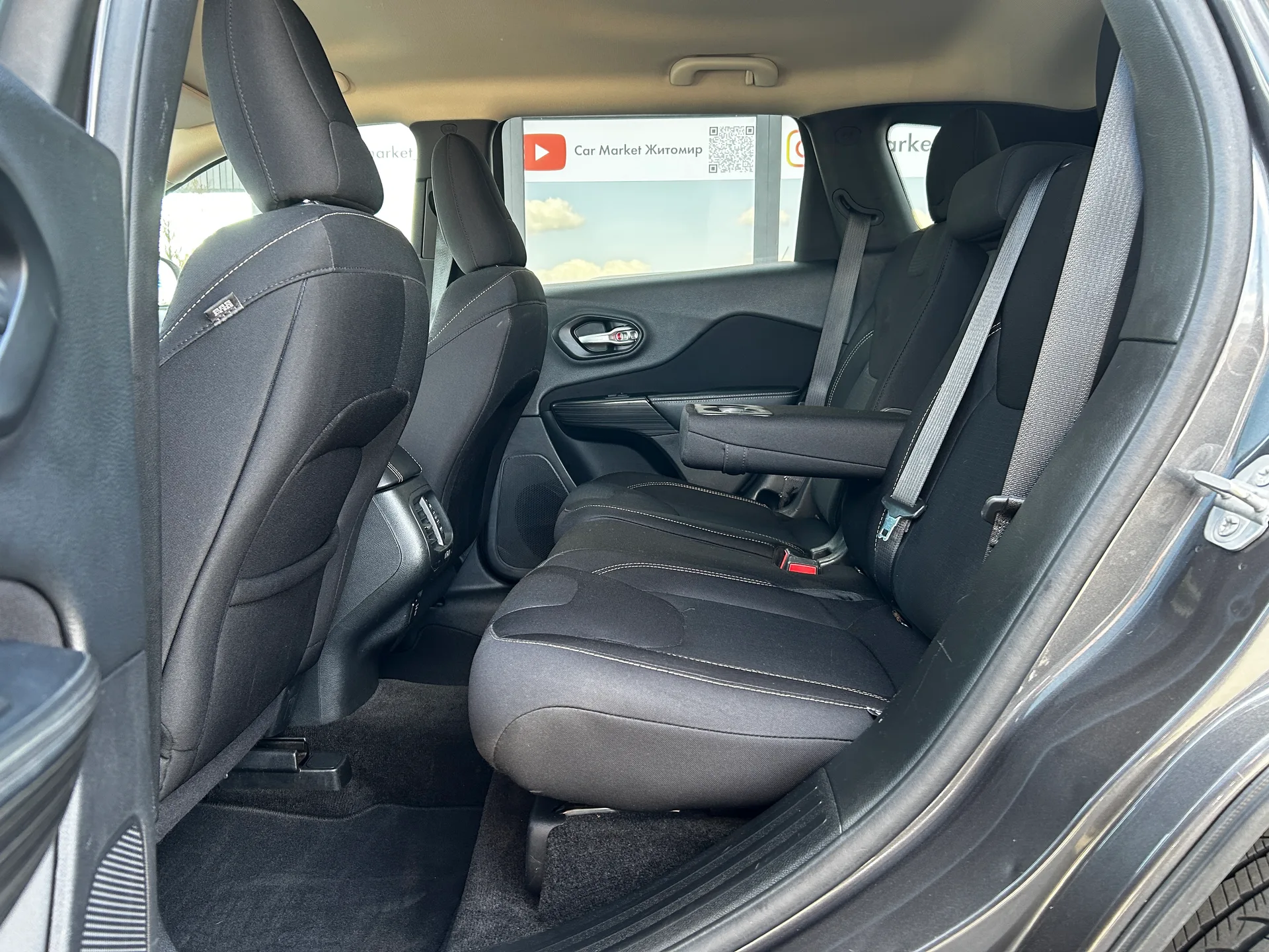 Jeep Cherokee — фото 7