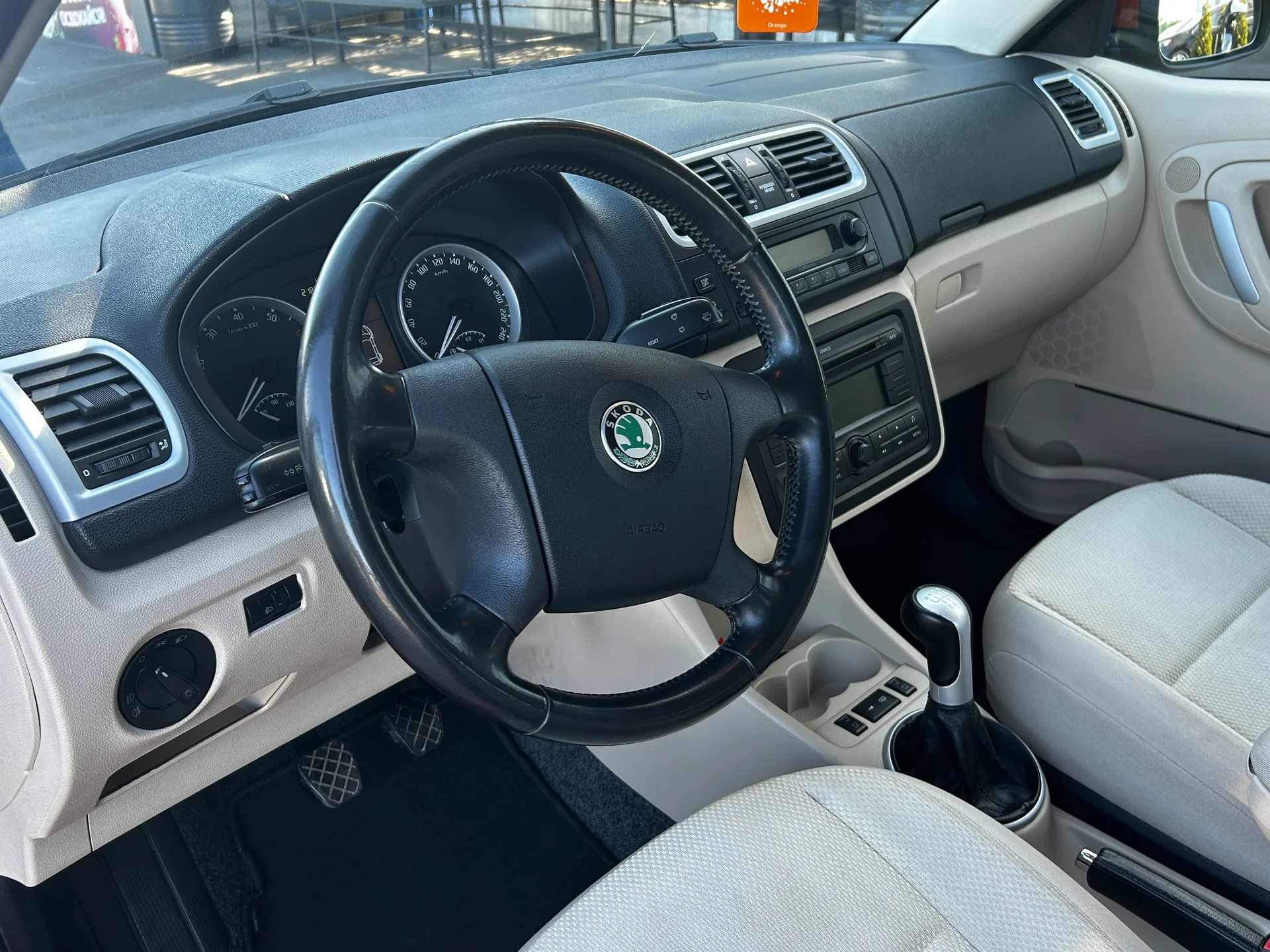 Skoda Fabia — фото 5