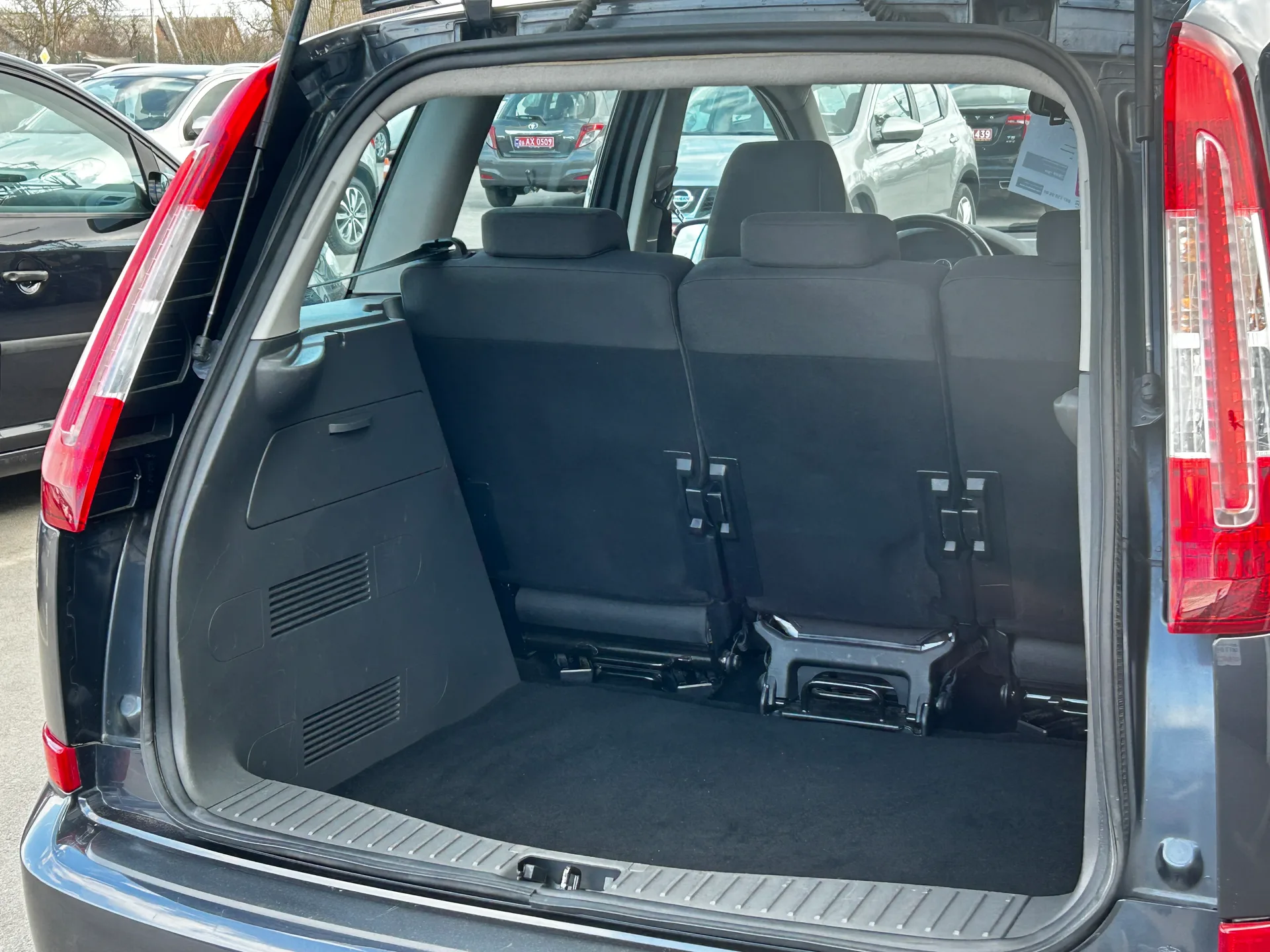 Ford C-Max — фото 8