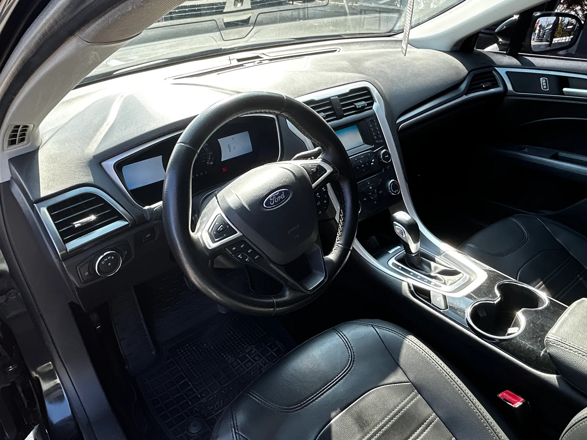 Ford Fusion — фото 5