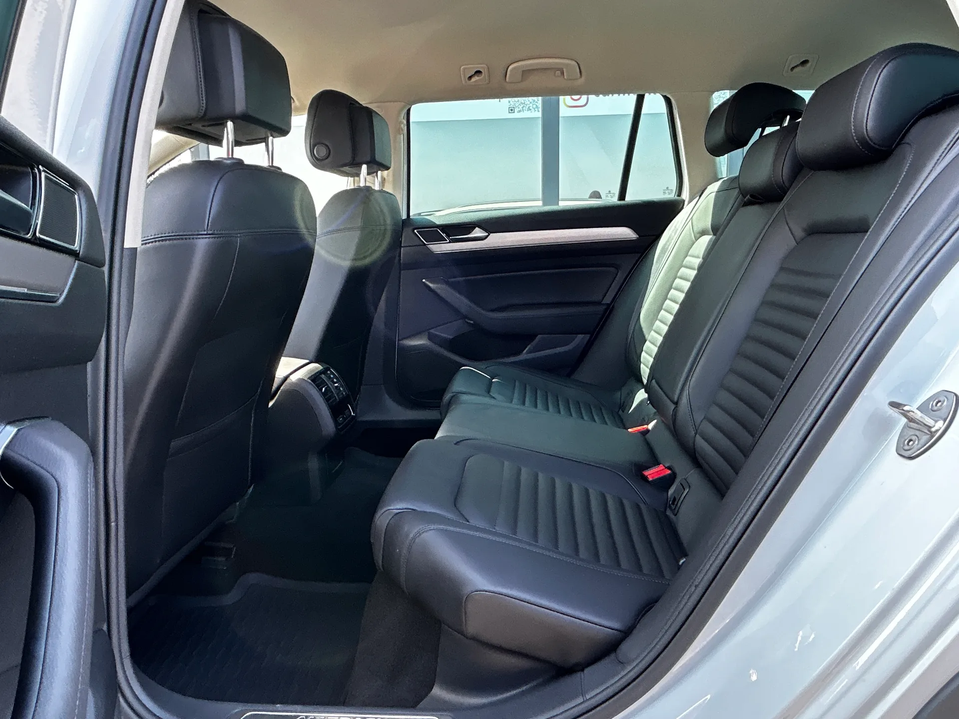 Volkswagen Passat Alltrack — фото 7