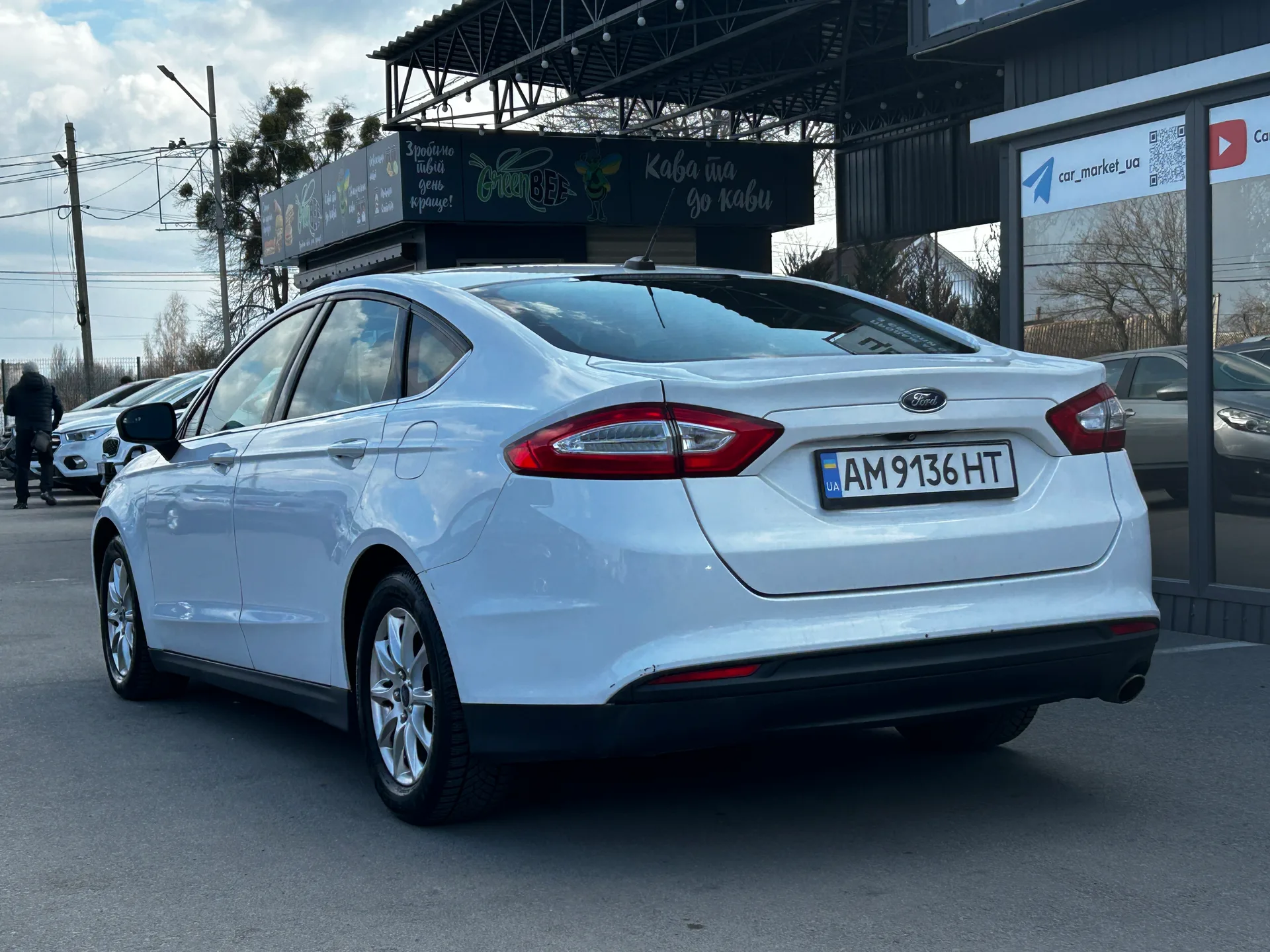 Ford Fusion — фото 4