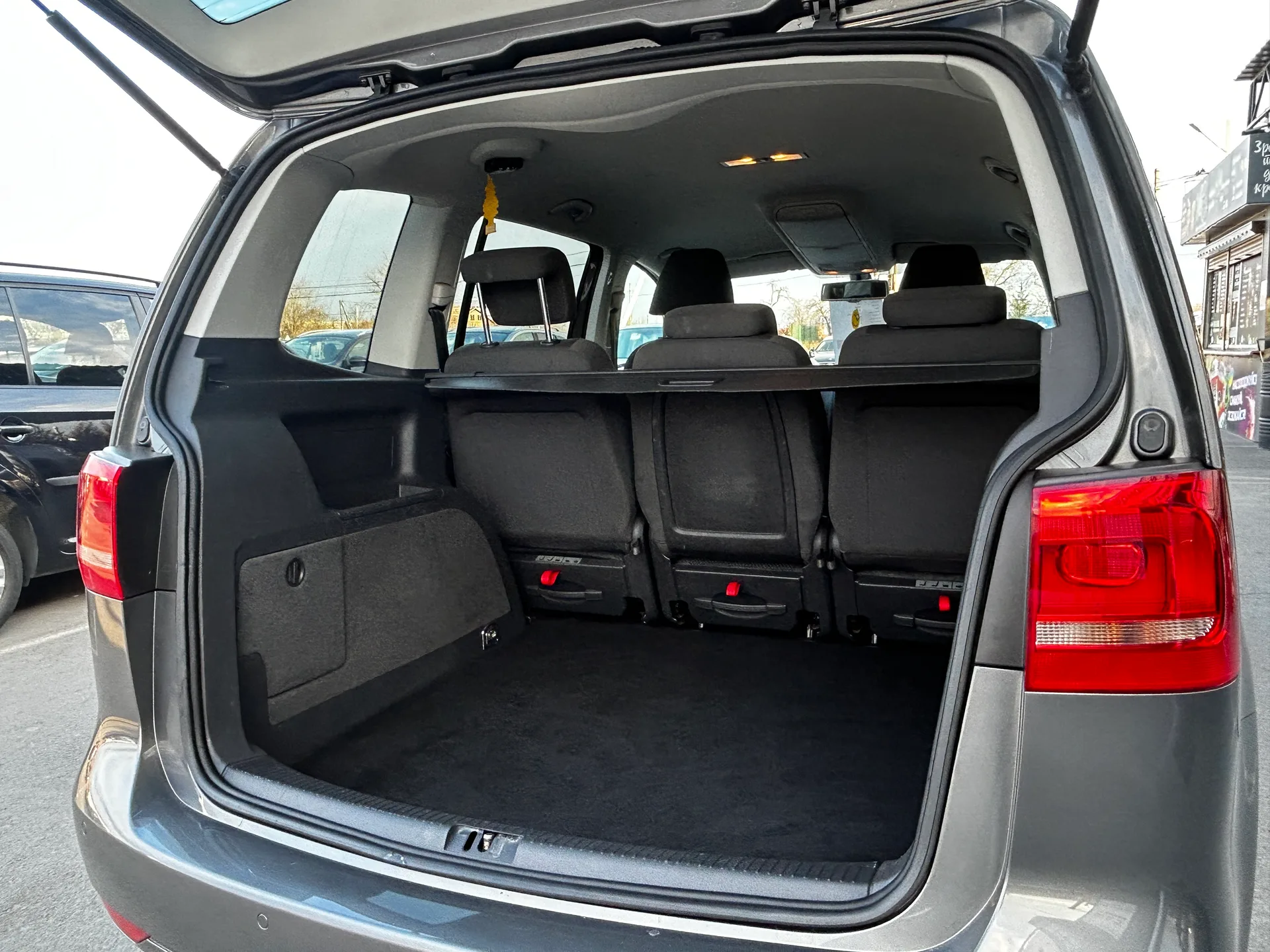 Volkswagen Touran — фото 8