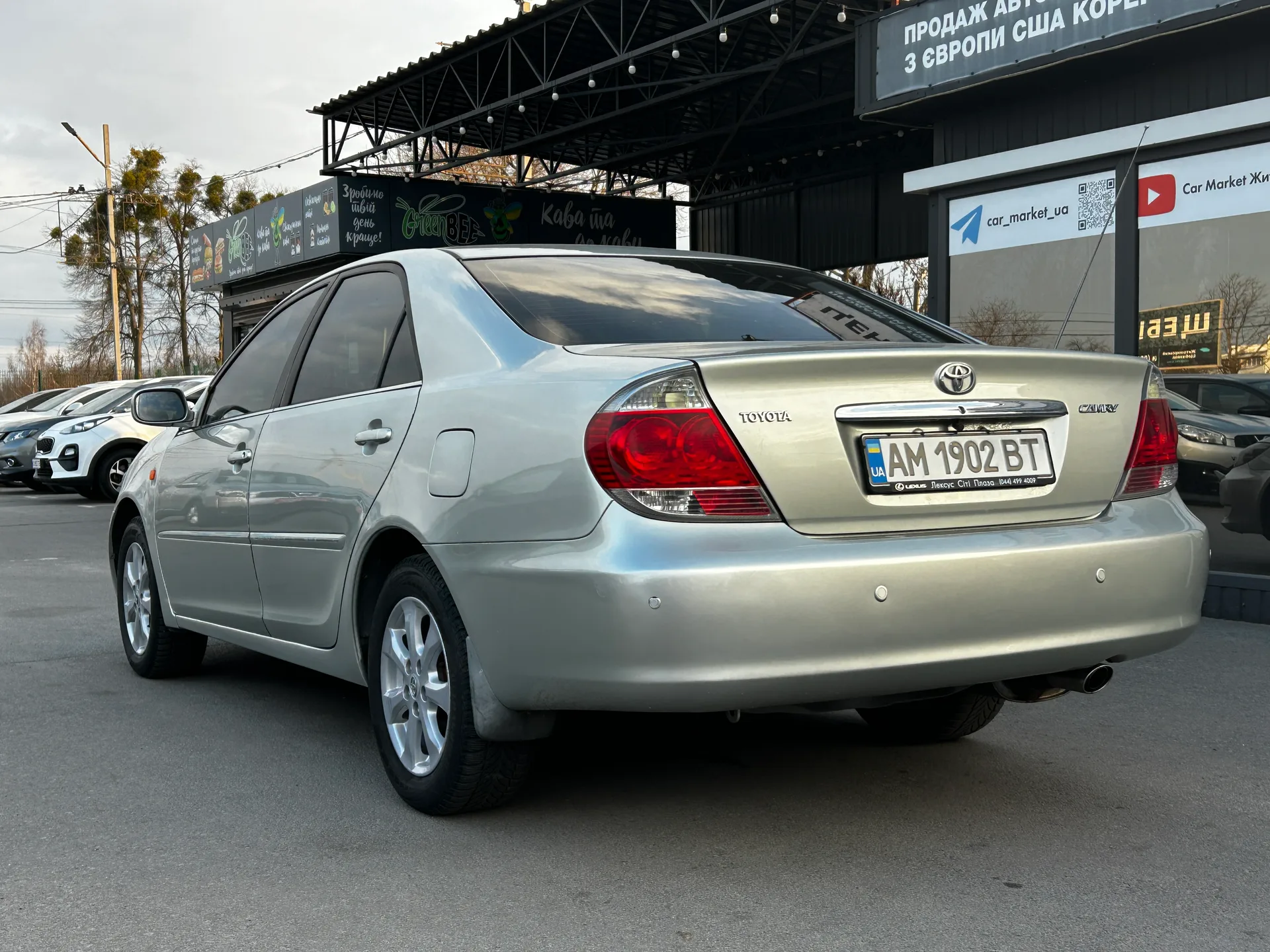 Toyota Camry — фото 4