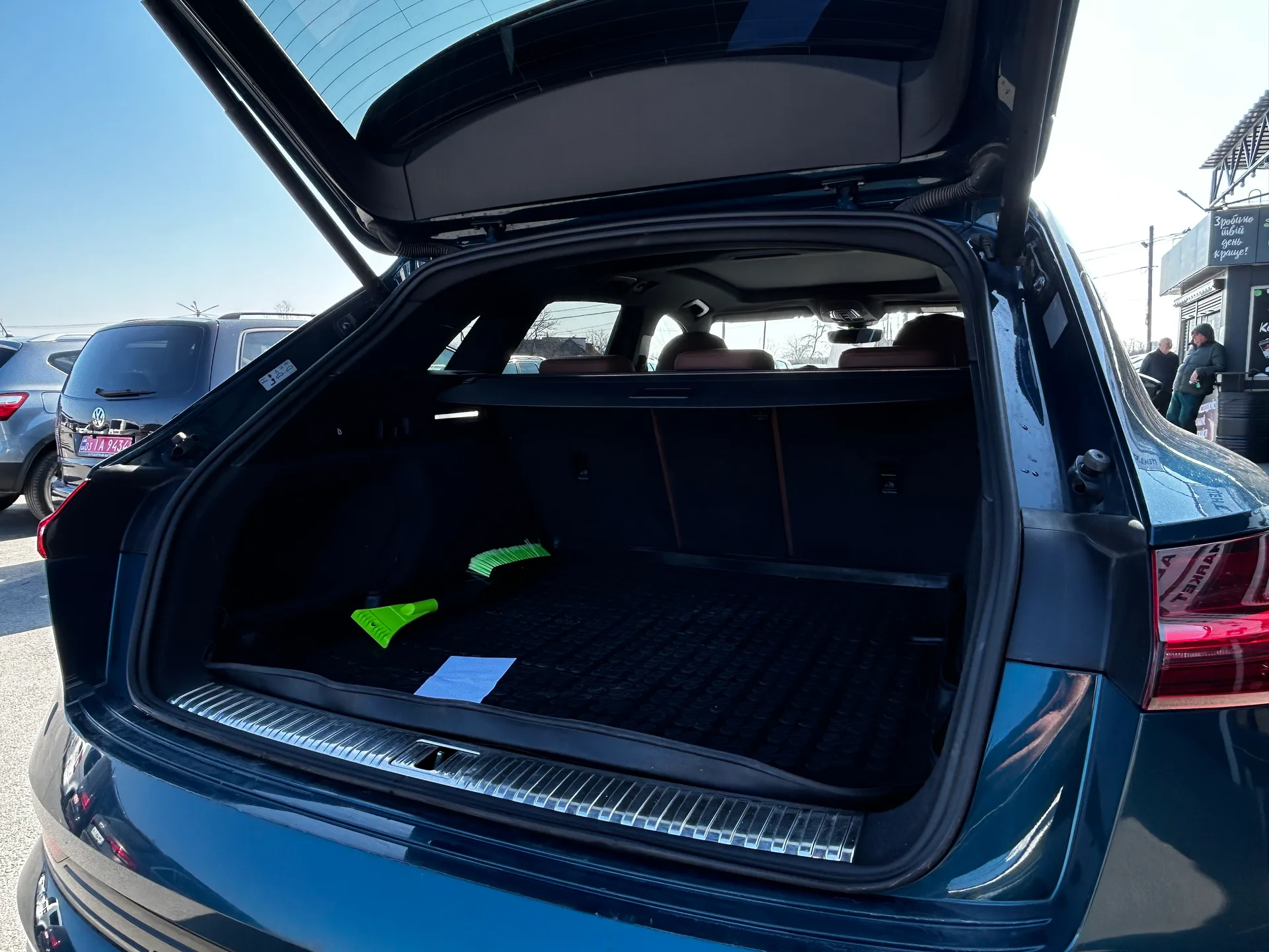 Audi e-tron — фото 8