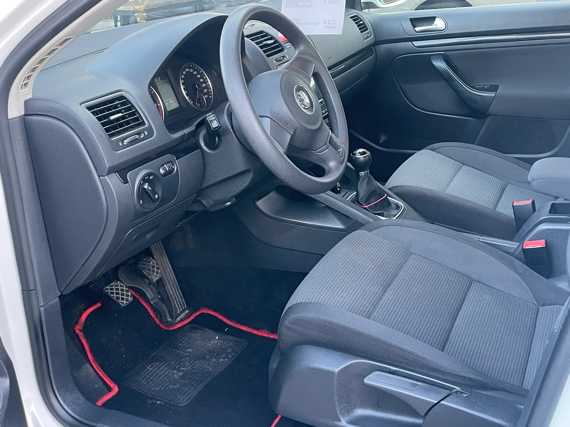 Volkswagen Jetta — фото 7