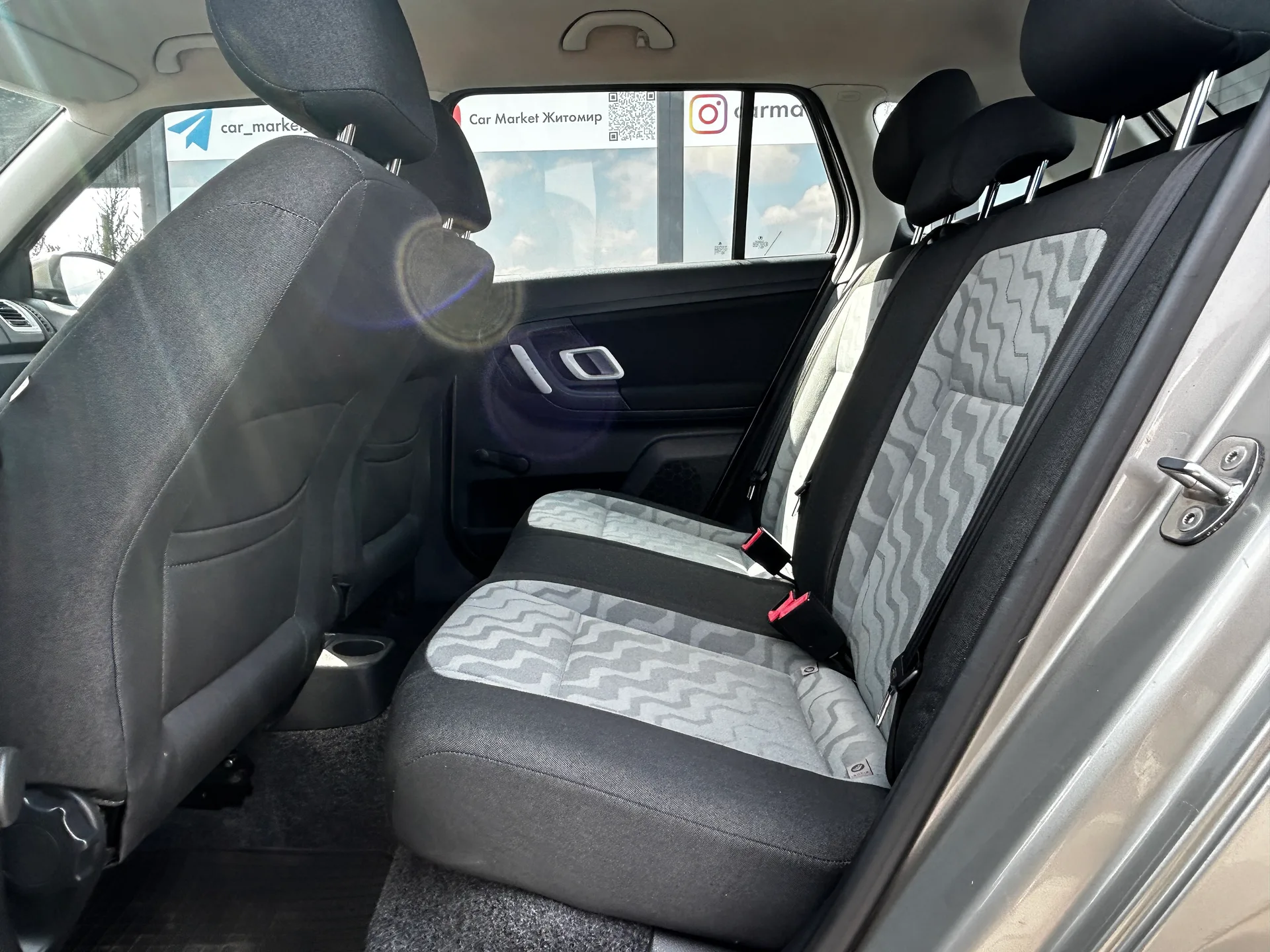 Skoda Fabia — фото 7