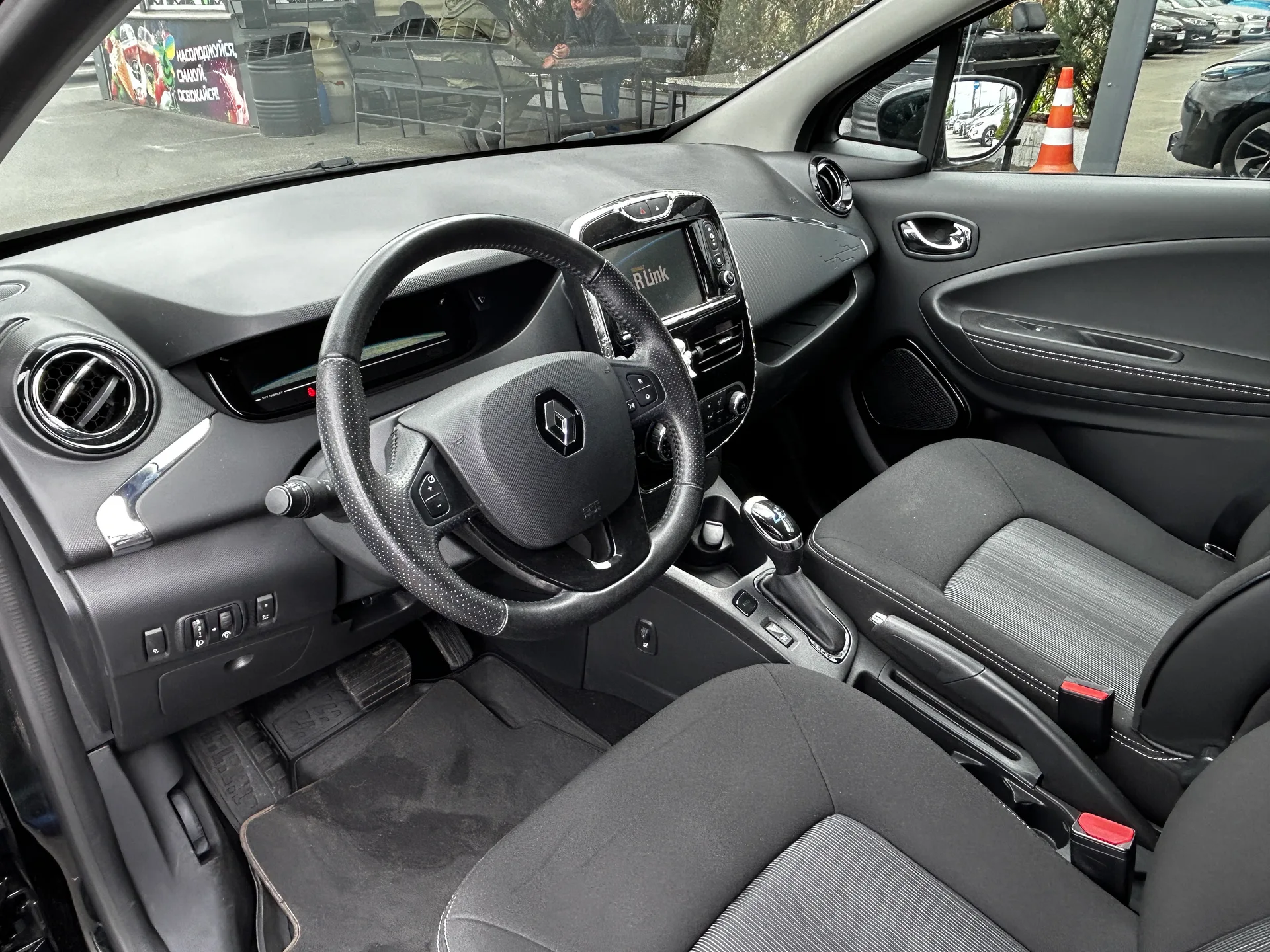 Renault Zoe — фото 5