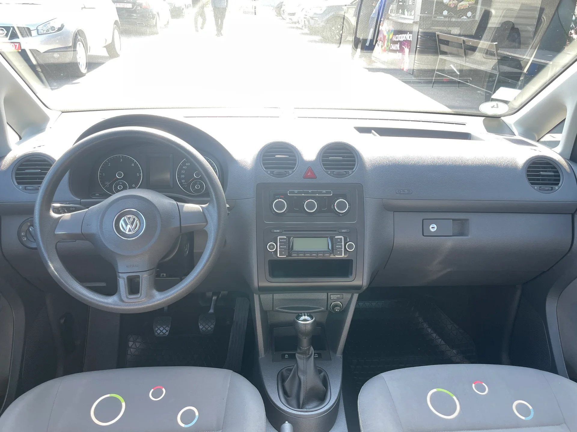 Volkswagen Caddy — фото 8