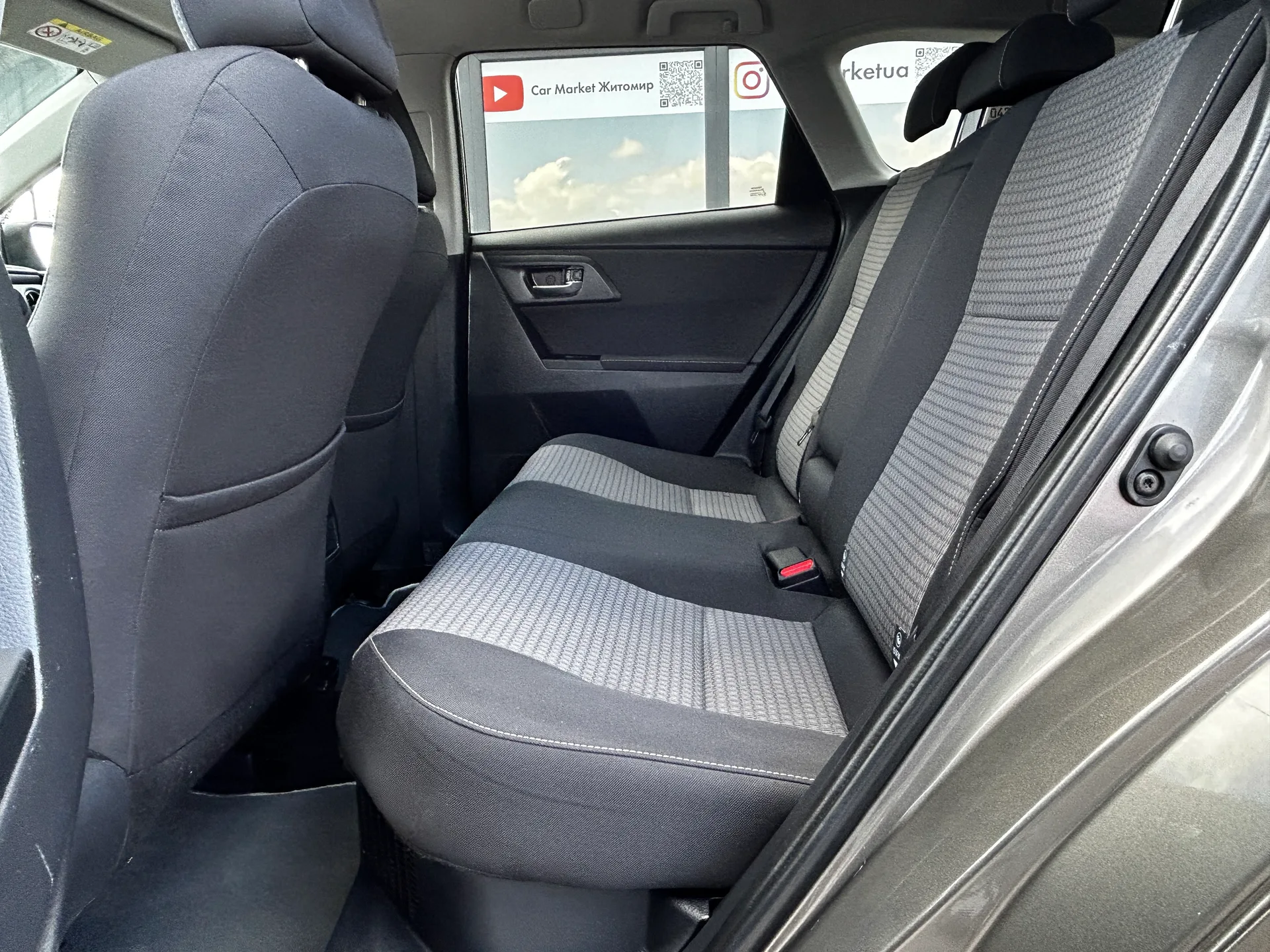 Toyota Auris — фото 7