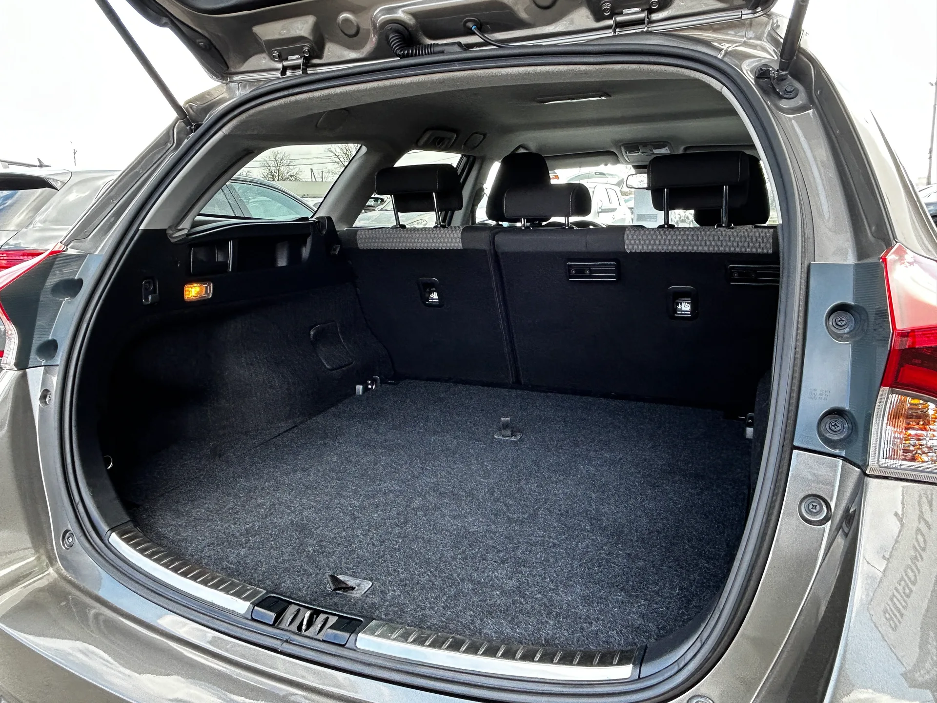 Toyota Auris — фото 8