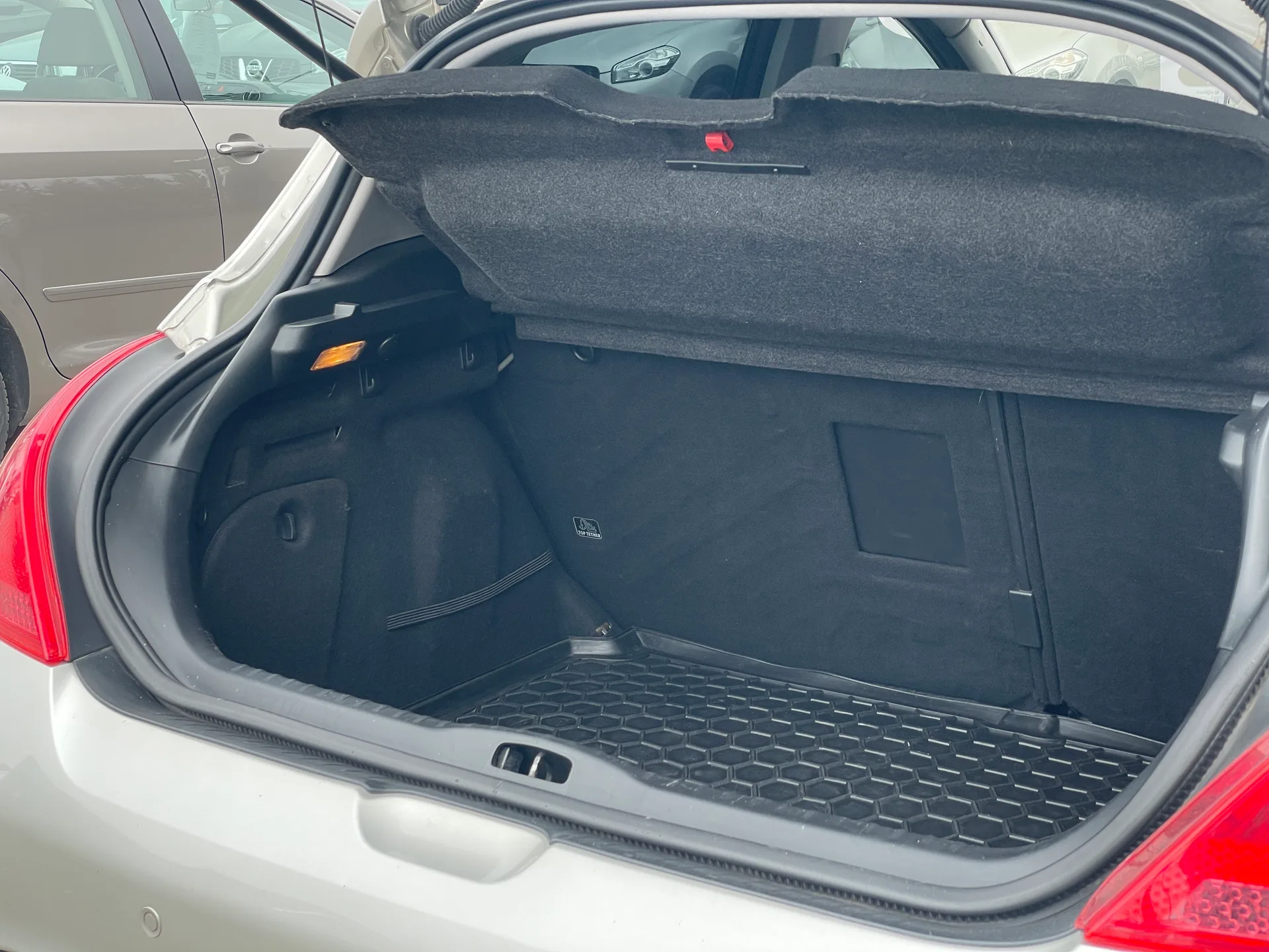 Peugeot 308 — фото 13