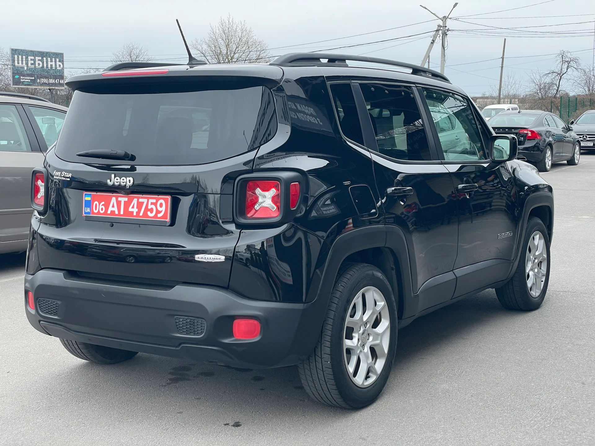 Jeep Renegade — фото 3