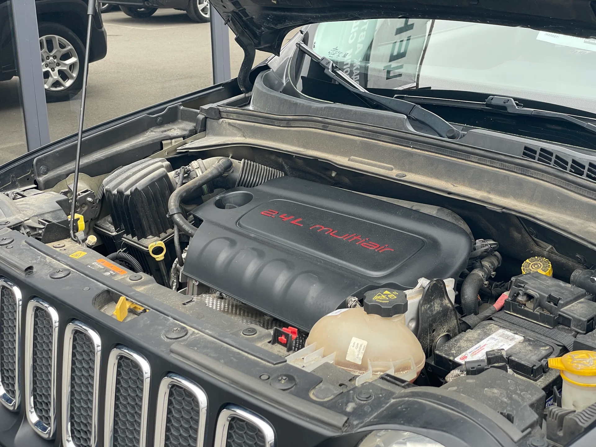 Jeep Renegade — фото 10