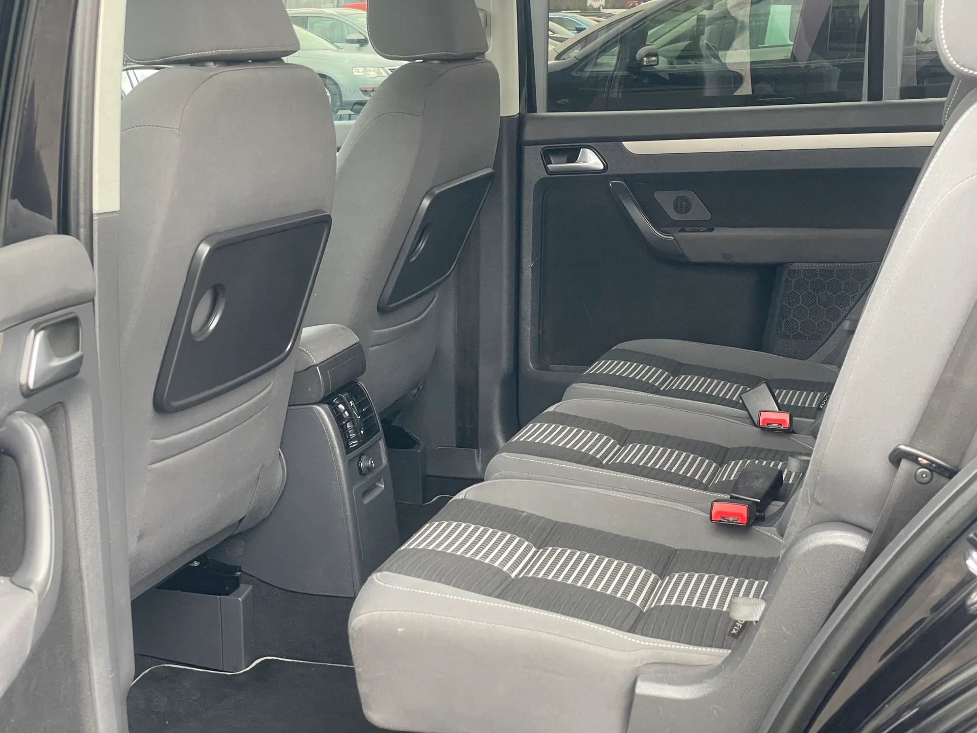 Volkswagen Touran — фото 11