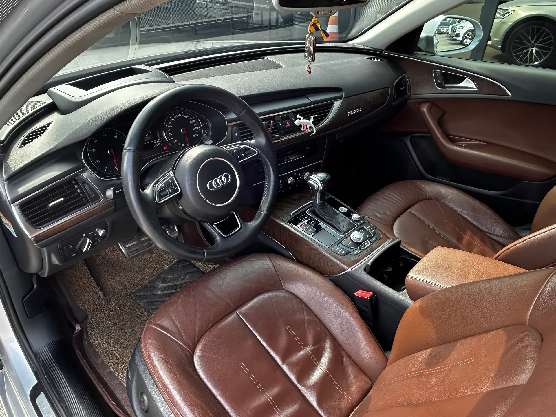 Audi A6 — фото 5