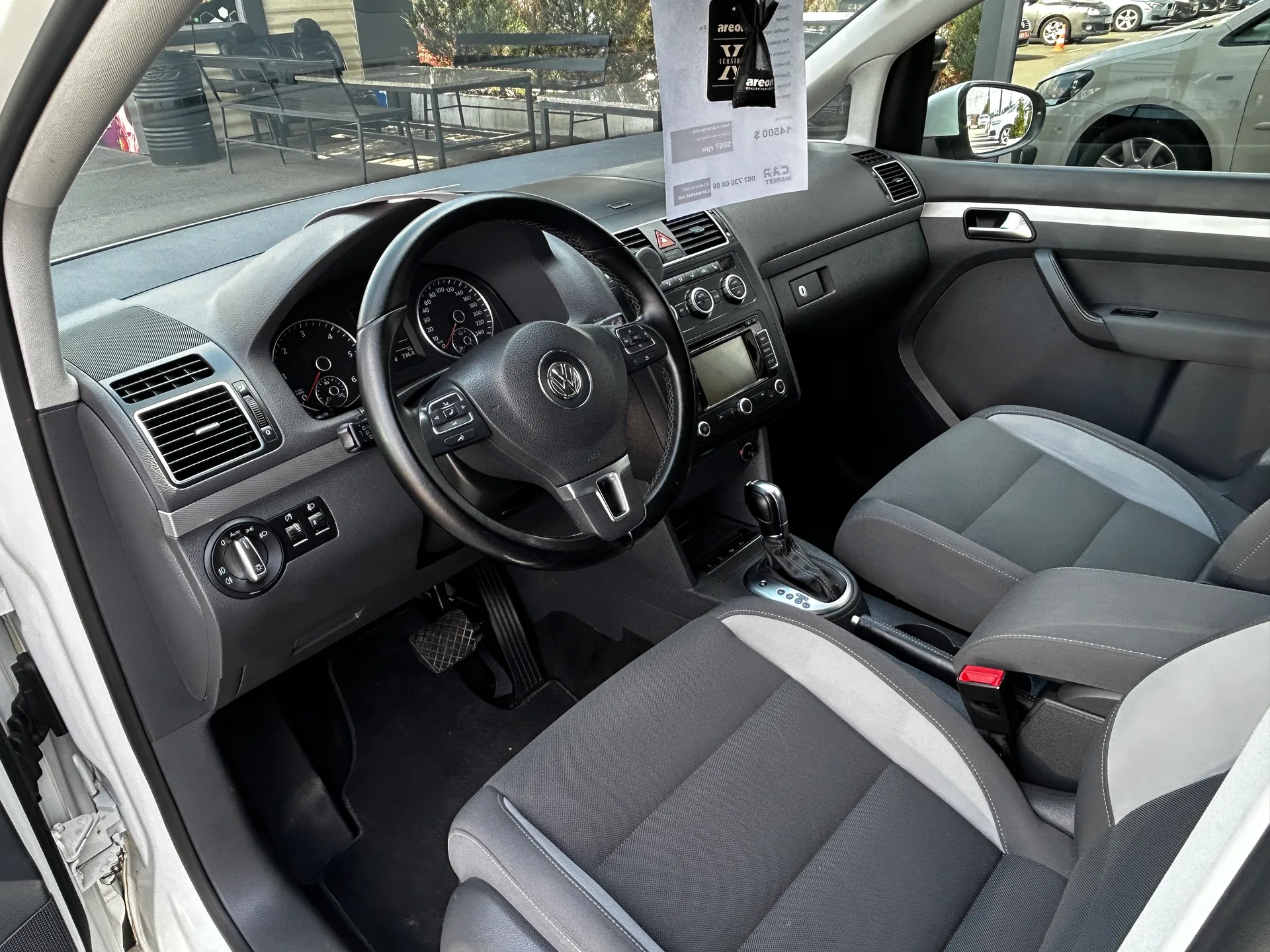 Volkswagen Touran — фото 5