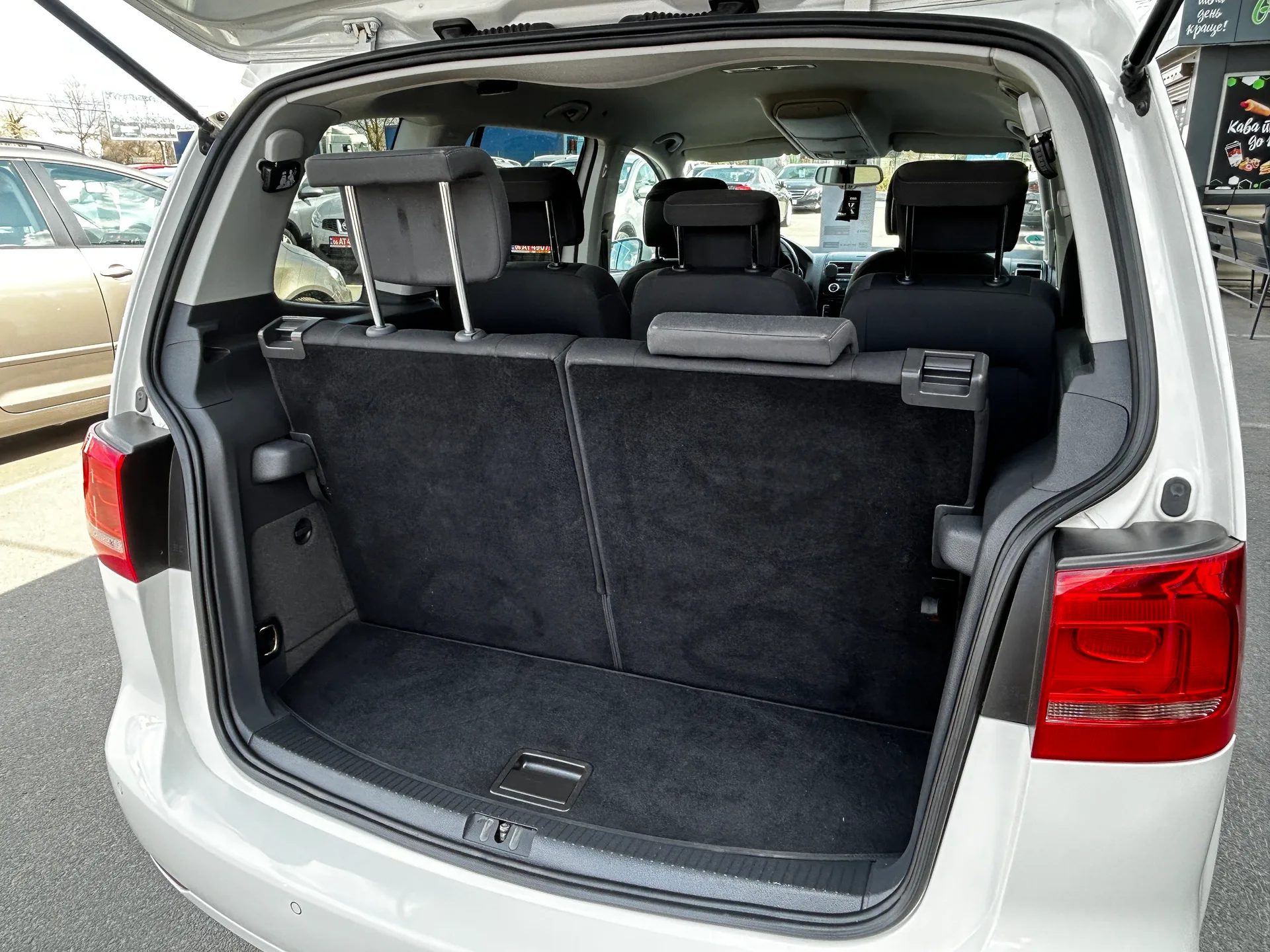 Volkswagen Touran — фото 8