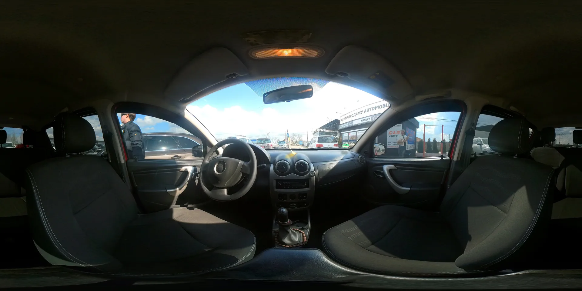 Dacia Sandero — 360°