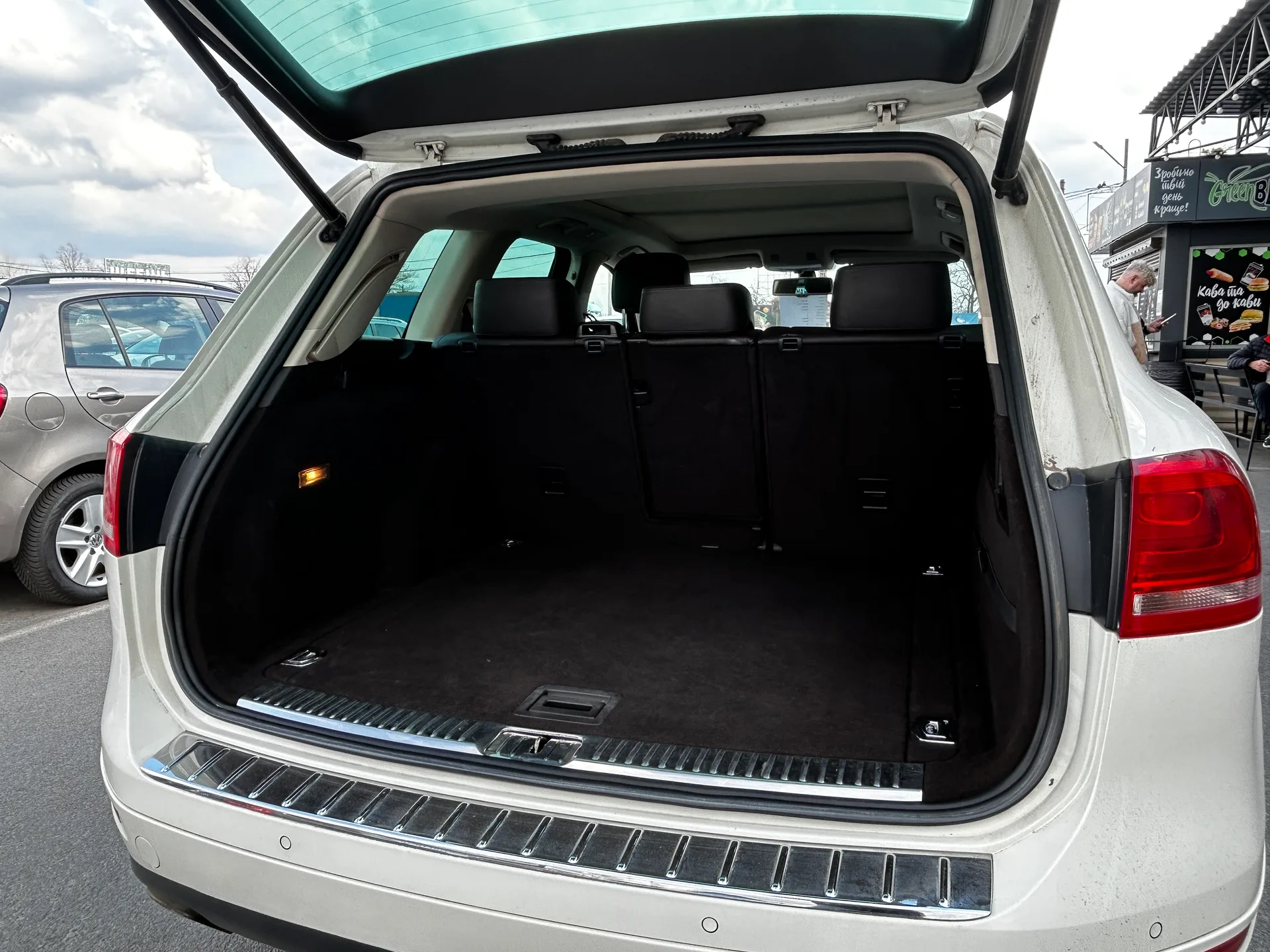 Volkswagen Touareg — фото 8