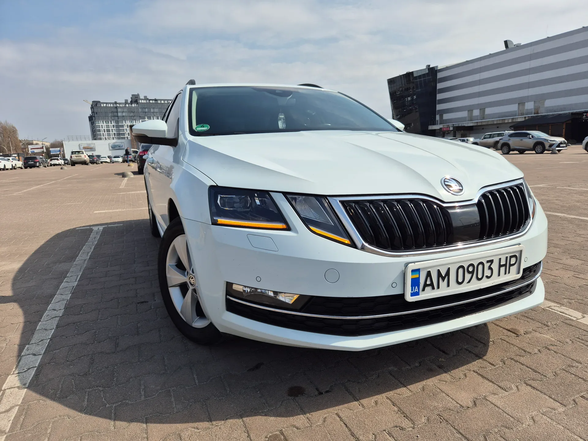 Skoda Octavia — фото 1