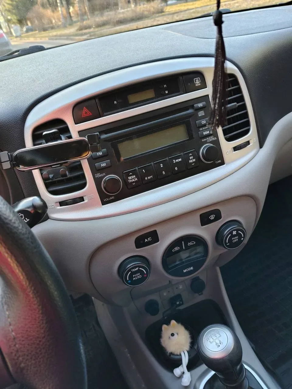 Hyundai Accent — фото 2