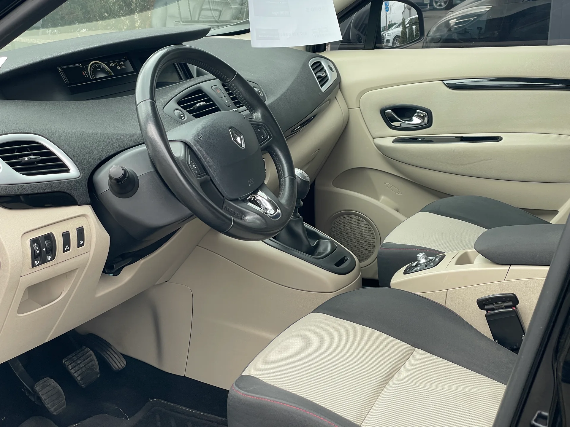 Renault Grand Scenic — фото 7