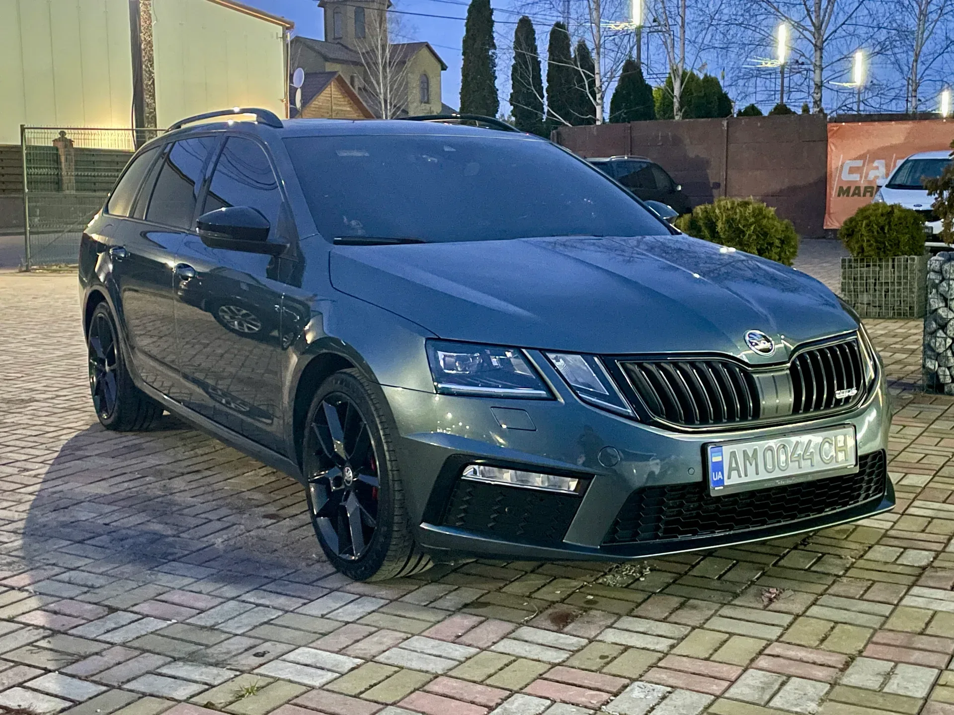 Skoda Octavia — фото 1
