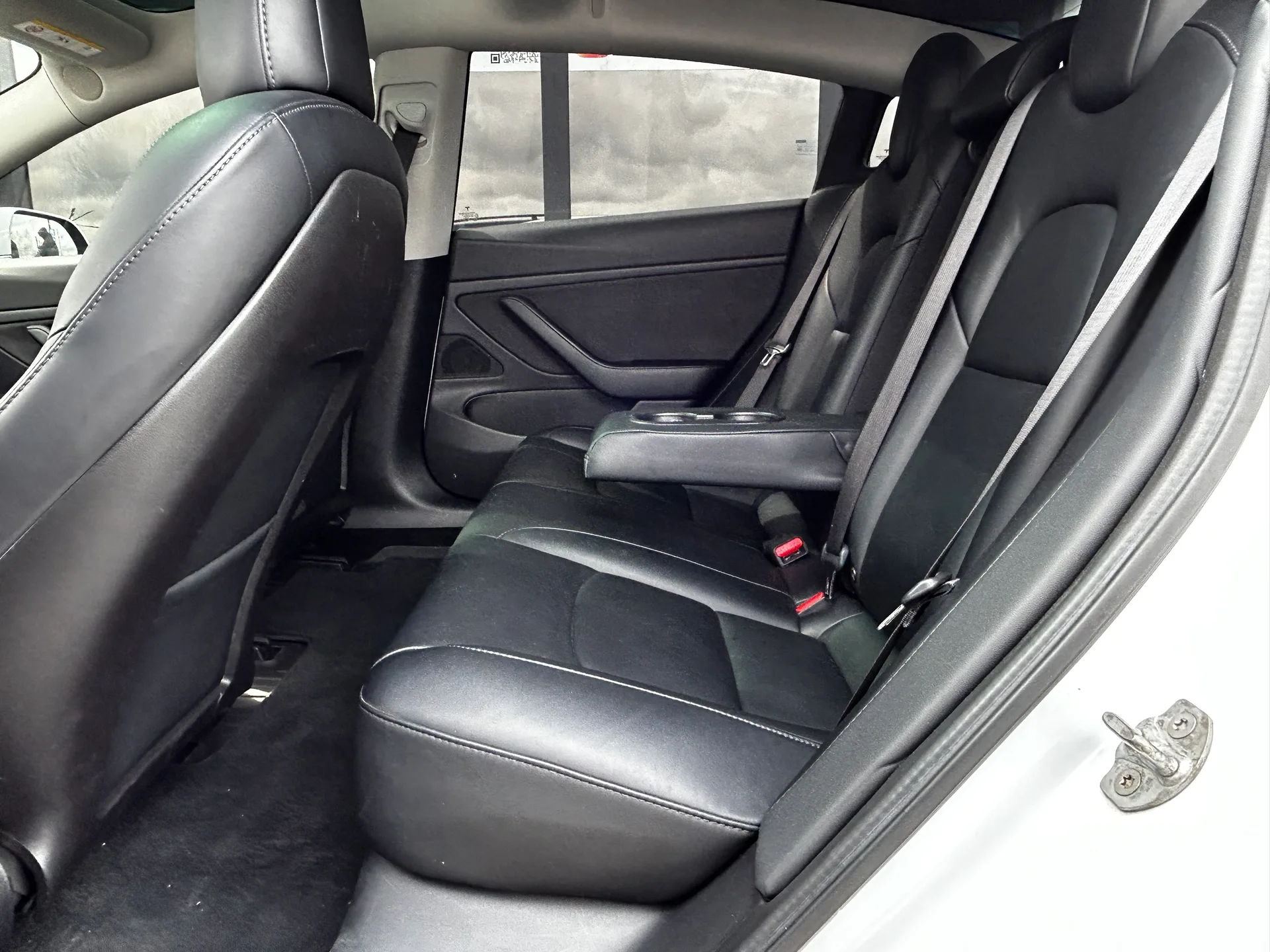 Tesla Model 3 — фото 7