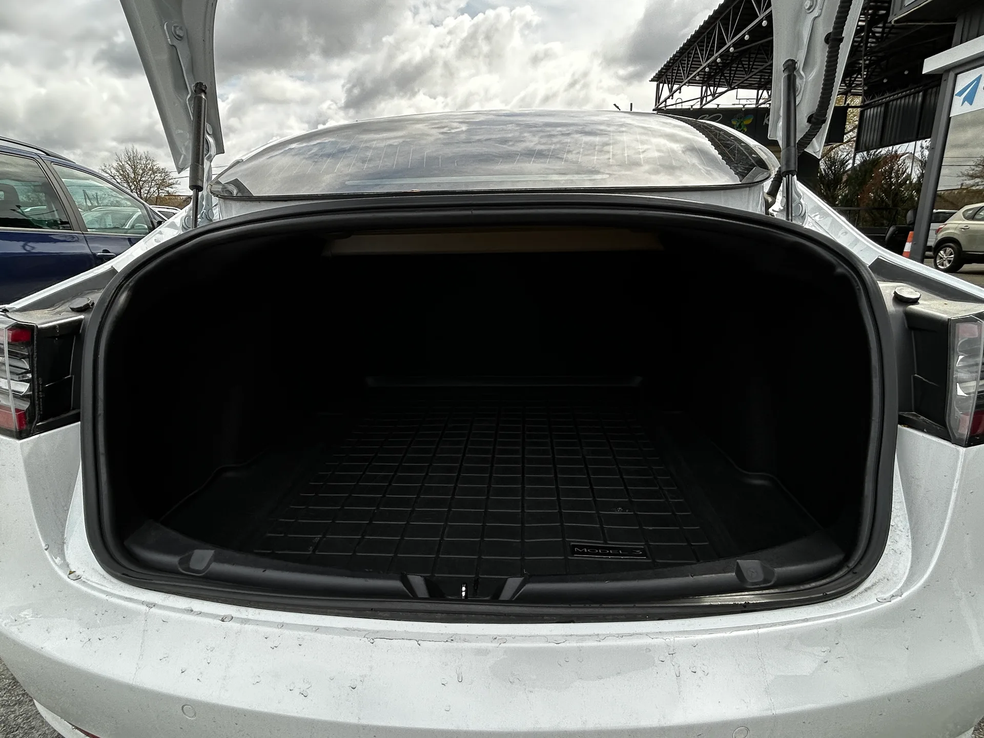 Tesla Model 3 — фото 8