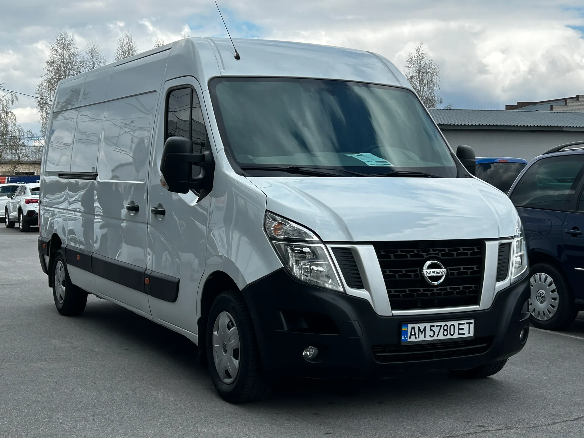 Nissan NV400 — фото 2