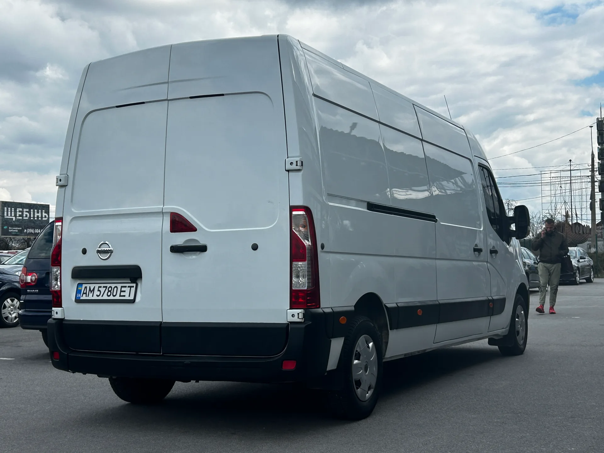 Nissan NV400 — фото 4